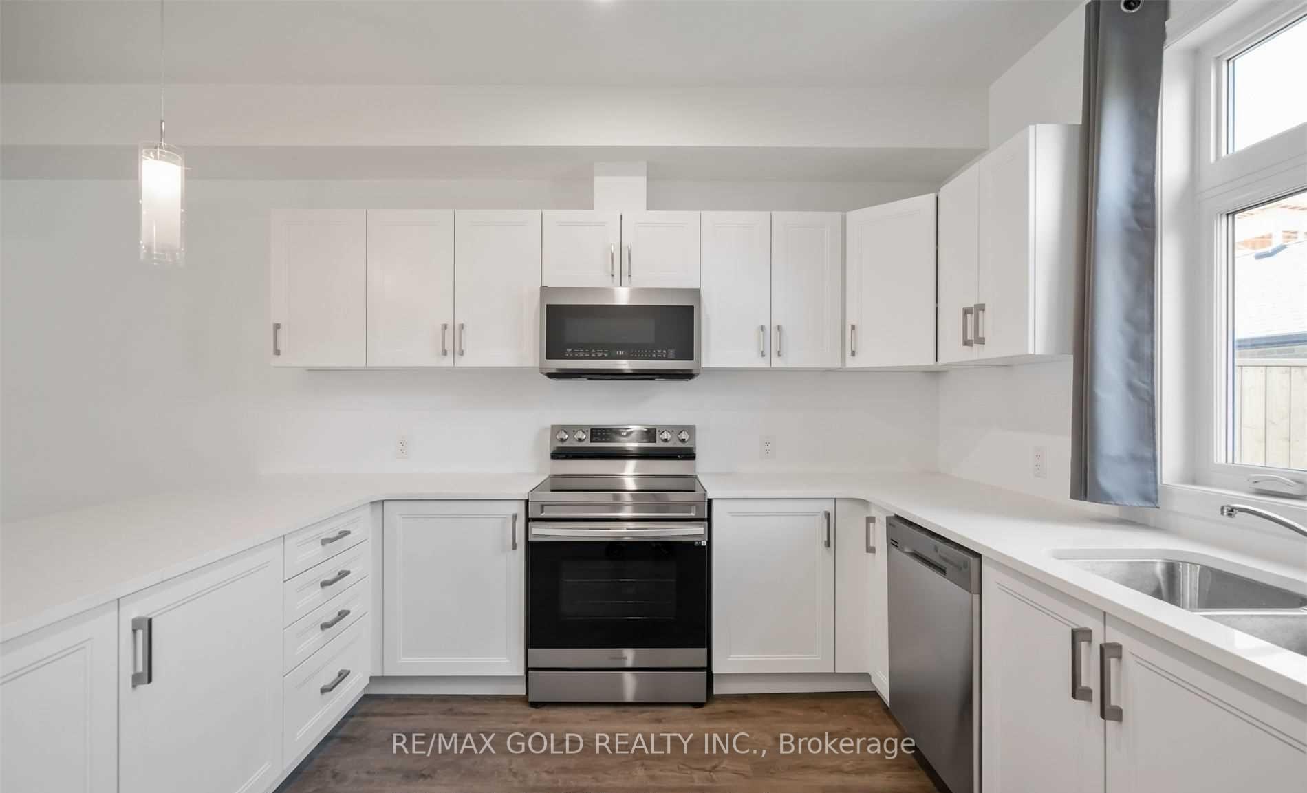 Photo 4 of 141 Summersides Boulevard, Pelham, Fonthill — HOMEH