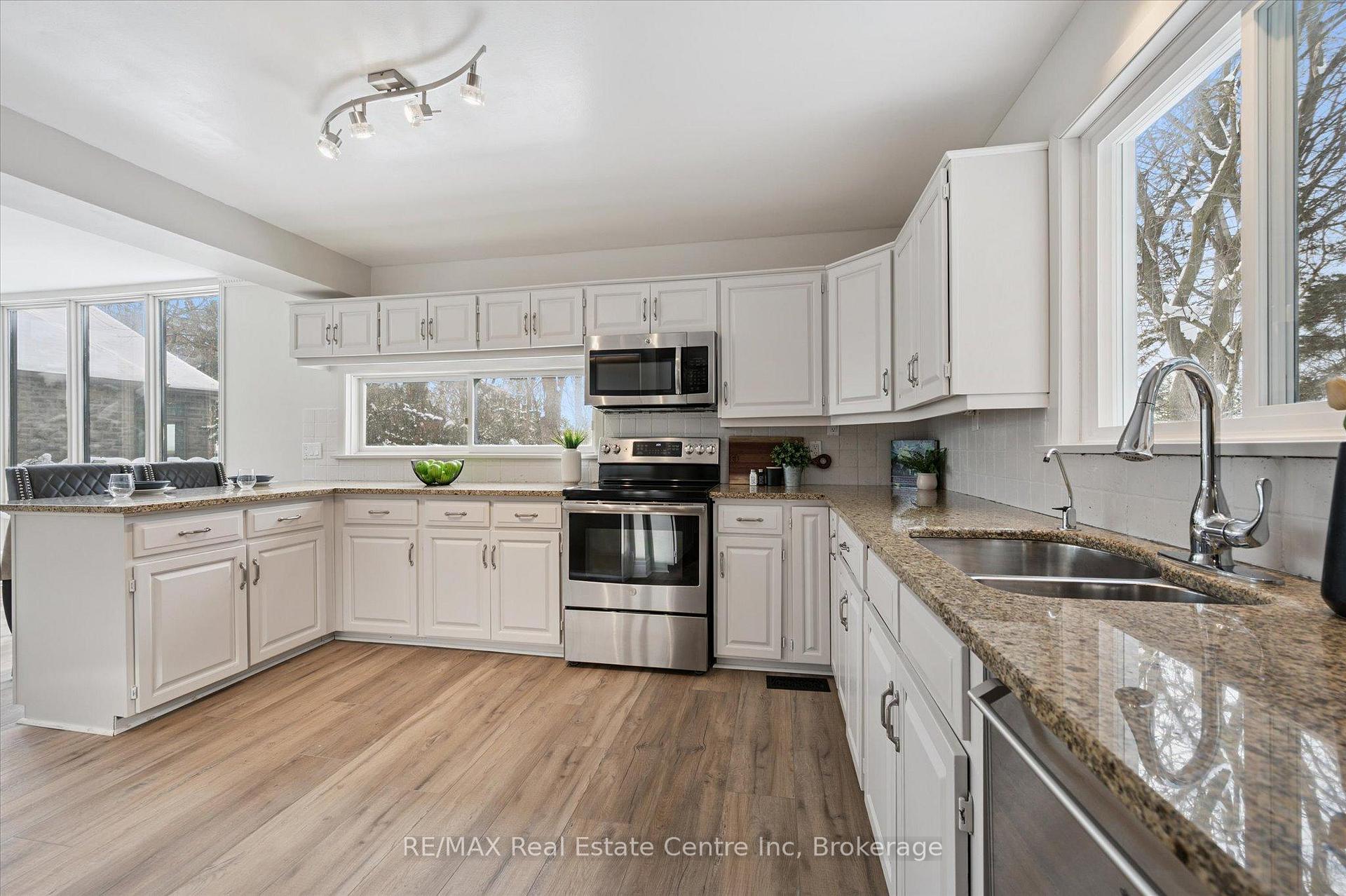 Photo 2 of 64 Stuart Street, Guelph, St. George's — HOMEH