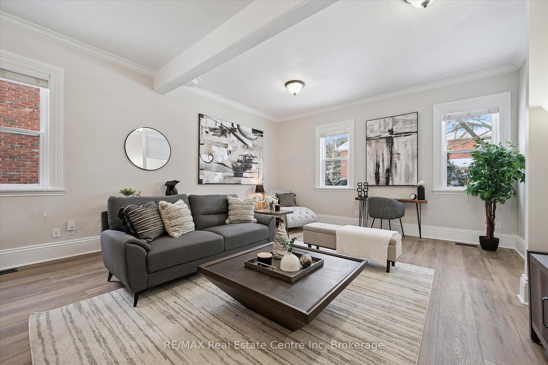 Photo 4 of 64 Stuart Street, Guelph, St. George's — HOMEH