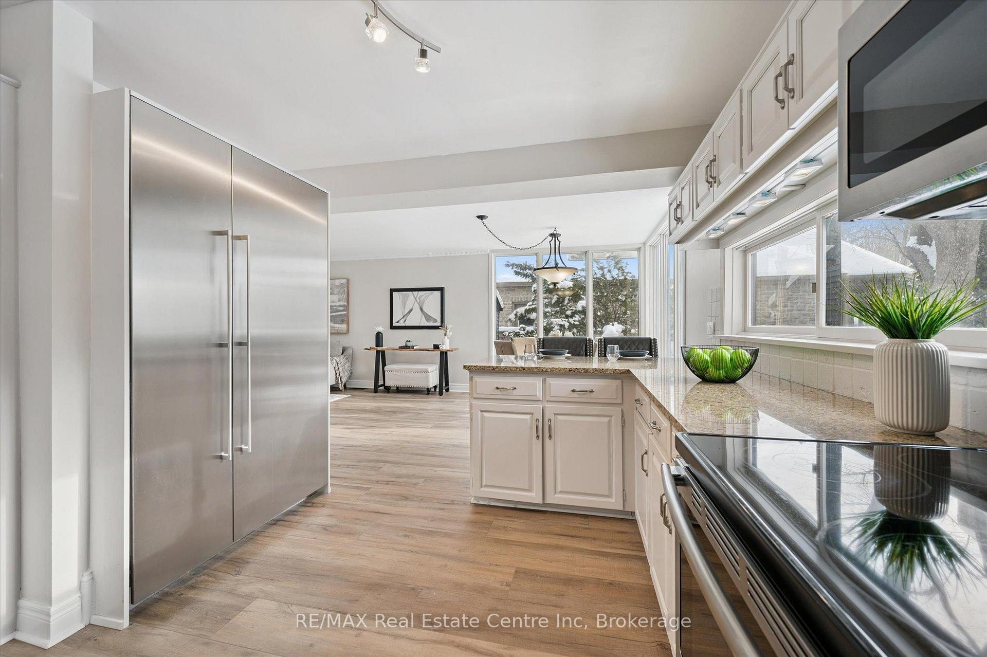 Photo 6 of 64 Stuart Street, Guelph, St. George's — HOMEH