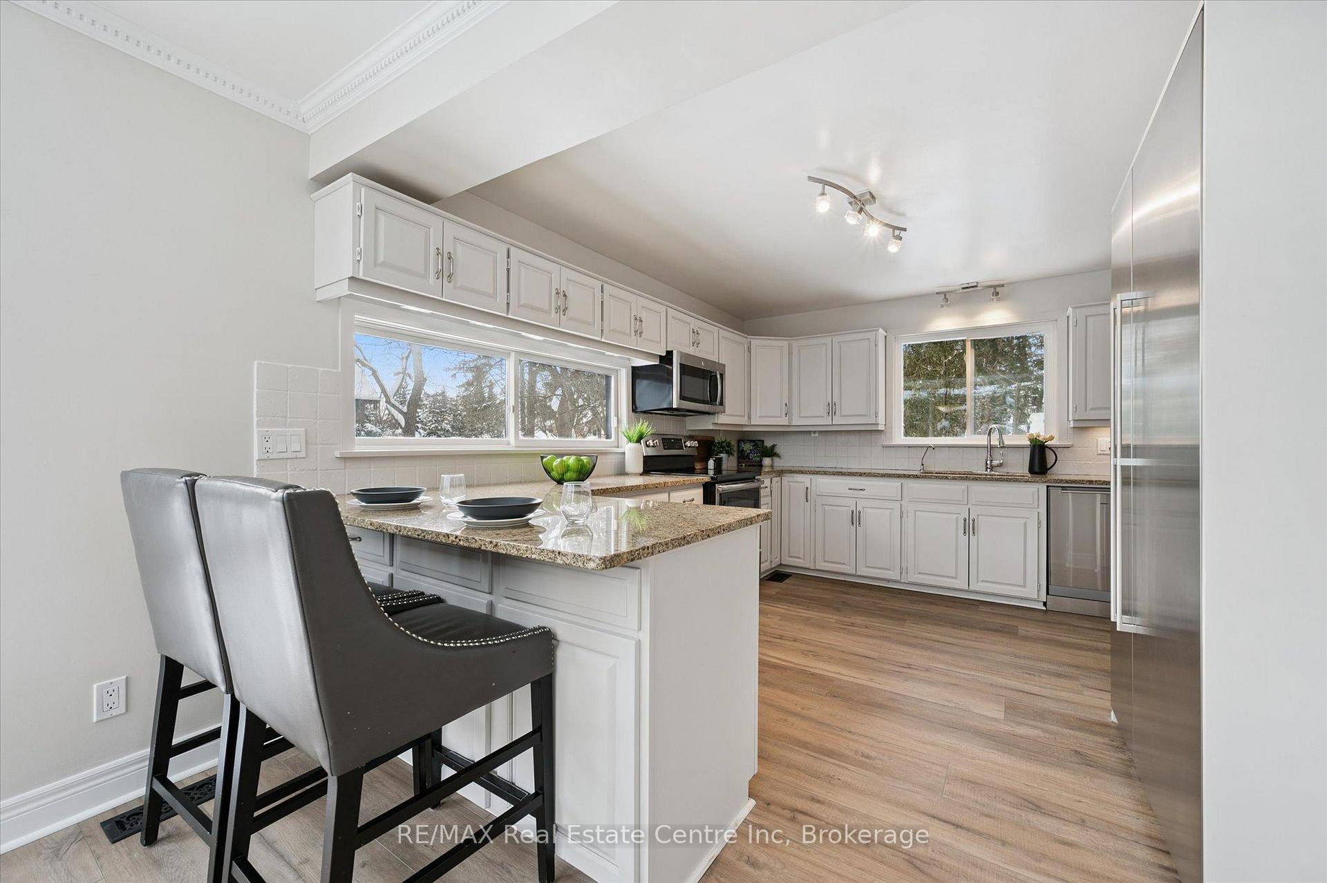 Photo 7 of 64 Stuart Street, Guelph, St. George's — HOMEH