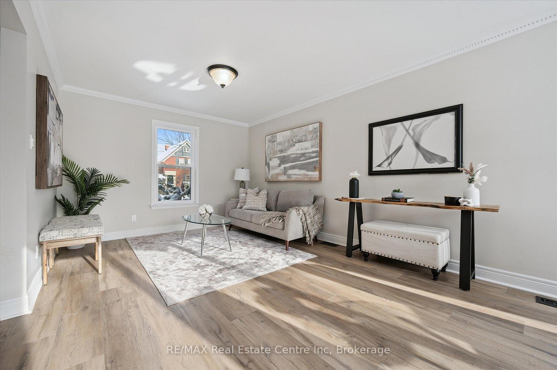 Photo 10 of 64 Stuart Street, Guelph, St. George's — HOMEH