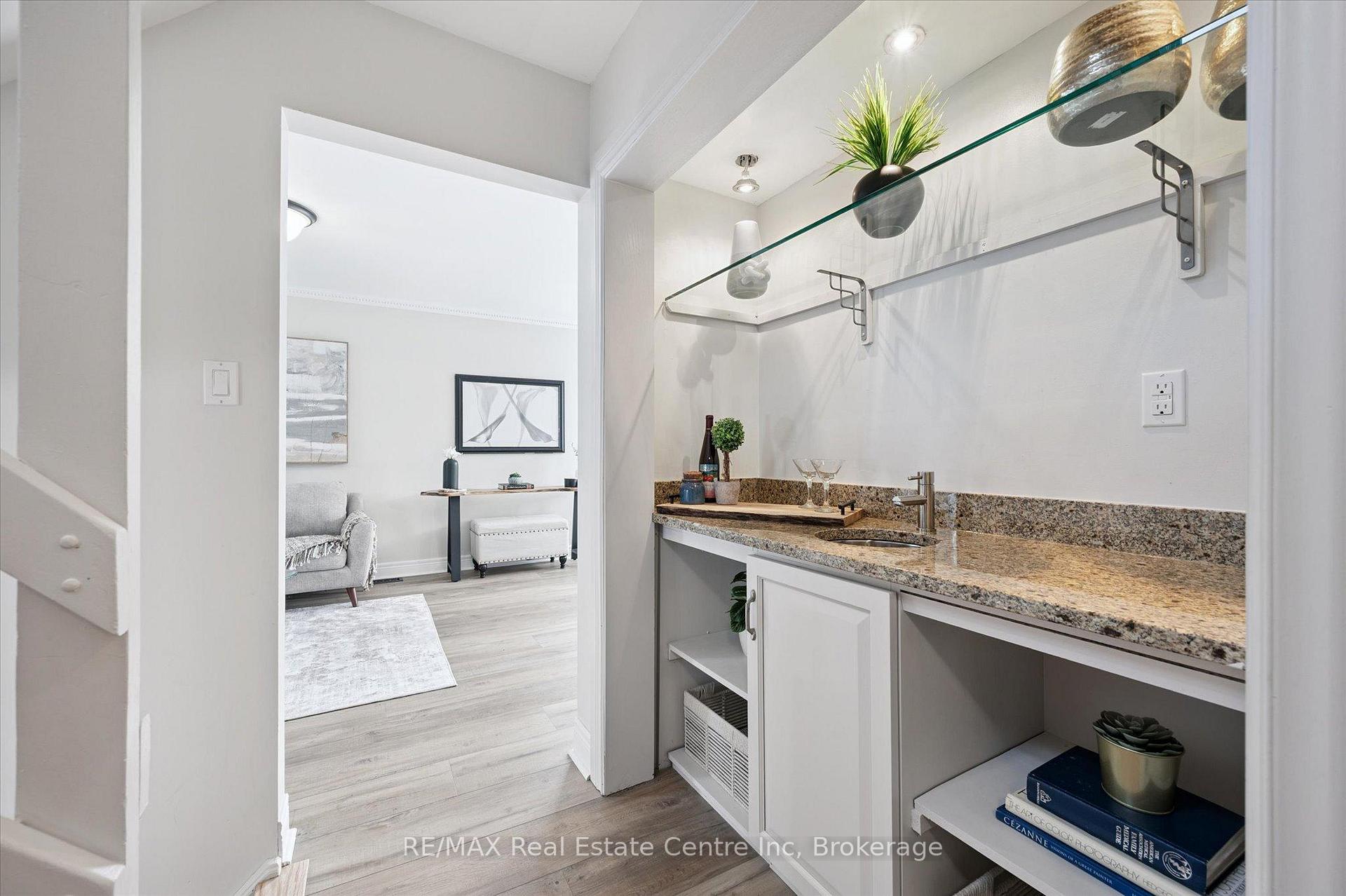Photo 11 of 64 Stuart Street, Guelph, St. George's — HOMEH