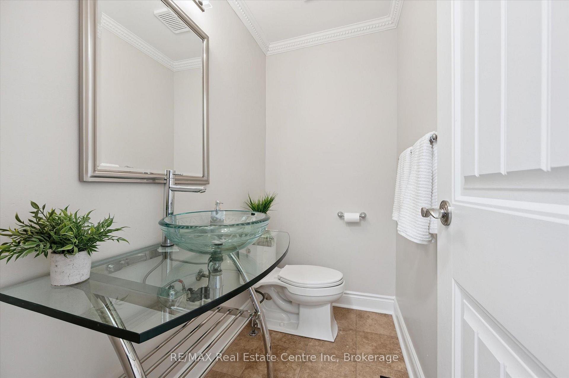 Photo 12 of 64 Stuart Street, Guelph, St. George's — HOMEH