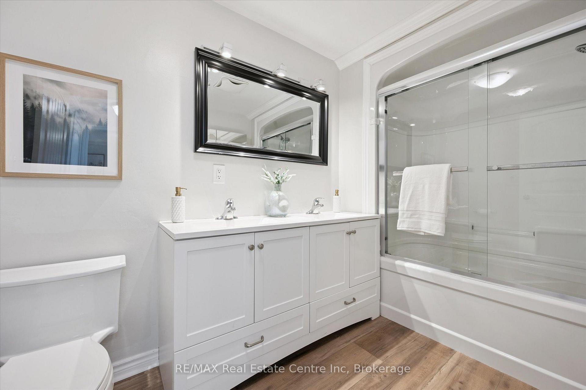 Photo 20 of 64 Stuart Street, Guelph, St. George's — HOMEH