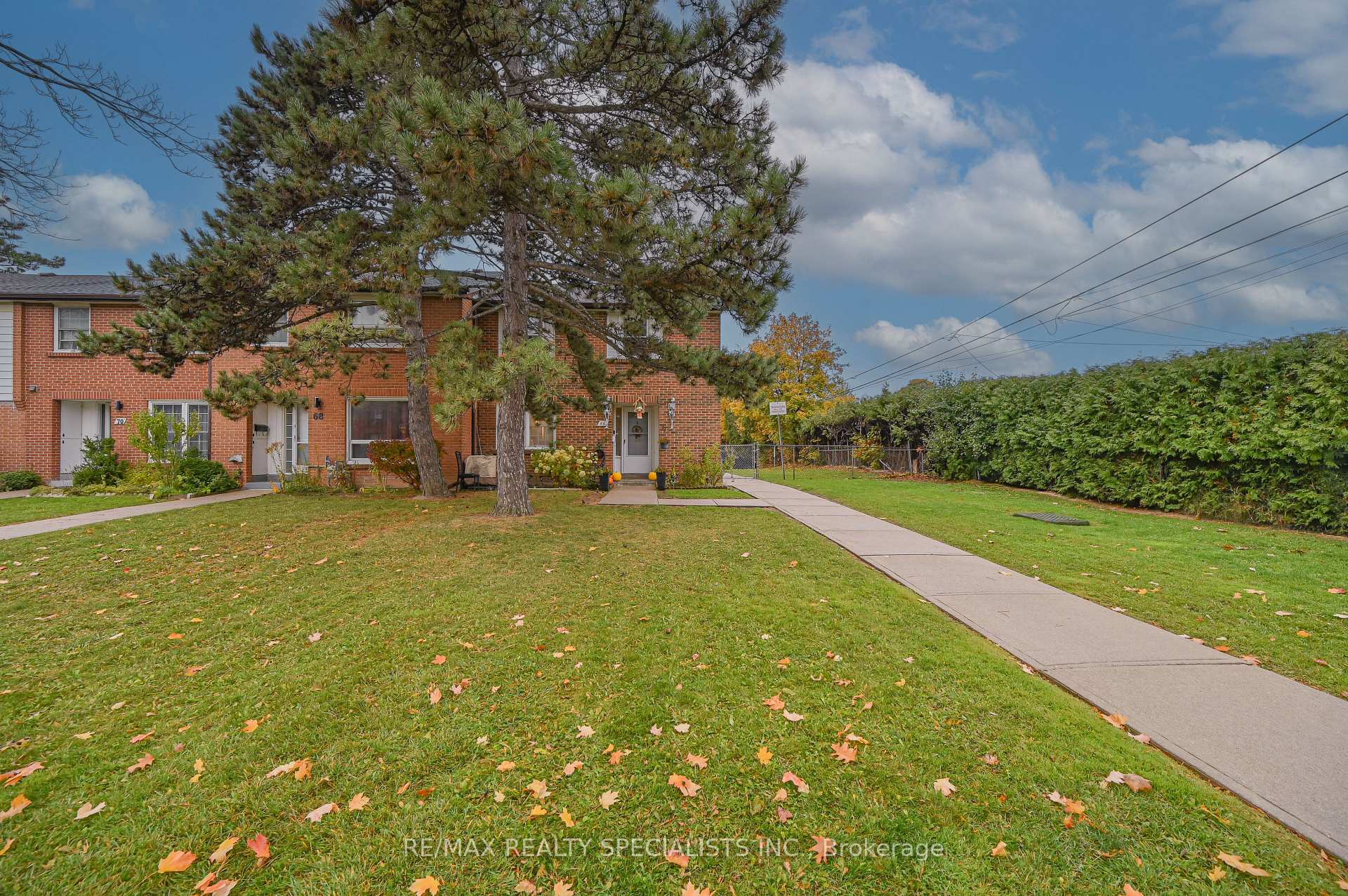 Photo 3 of 66 Balmoral Drive N, Brampton, Avondale — HOMEH