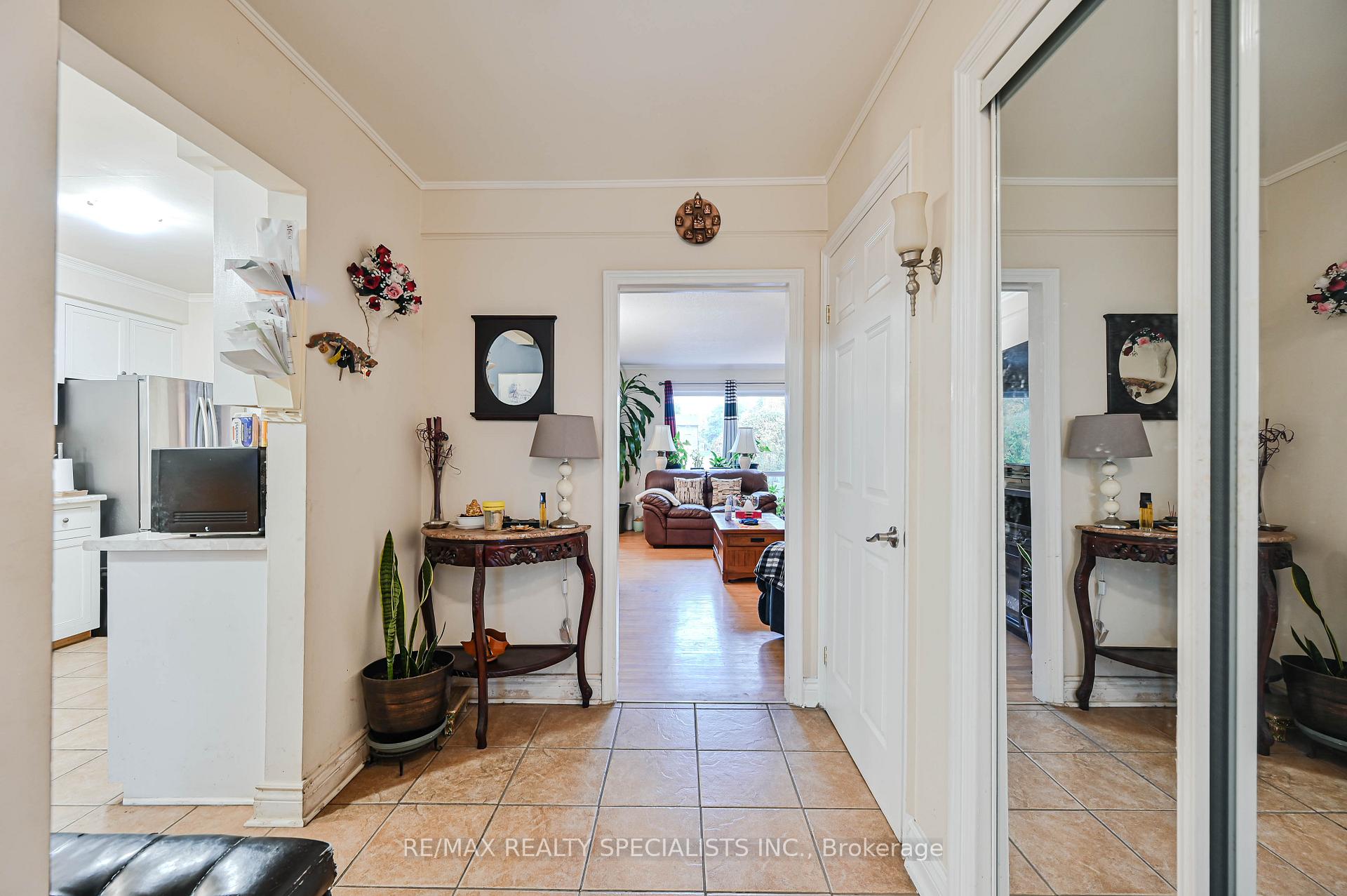 Photo 6 of 66 Balmoral Drive N, Brampton, Avondale — HOMEH