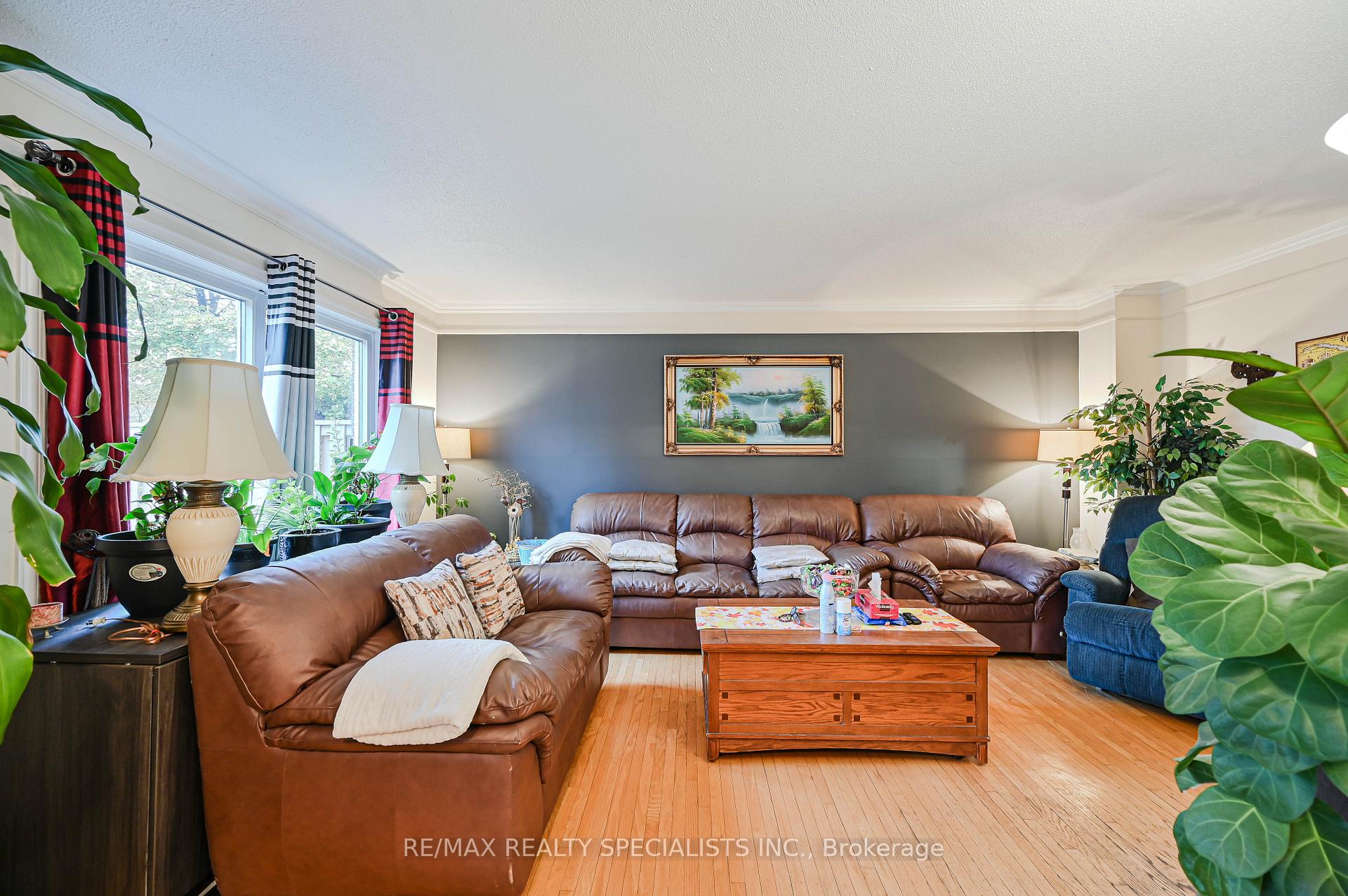 Photo 8 of 66 Balmoral Drive N, Brampton, Avondale — HOMEH