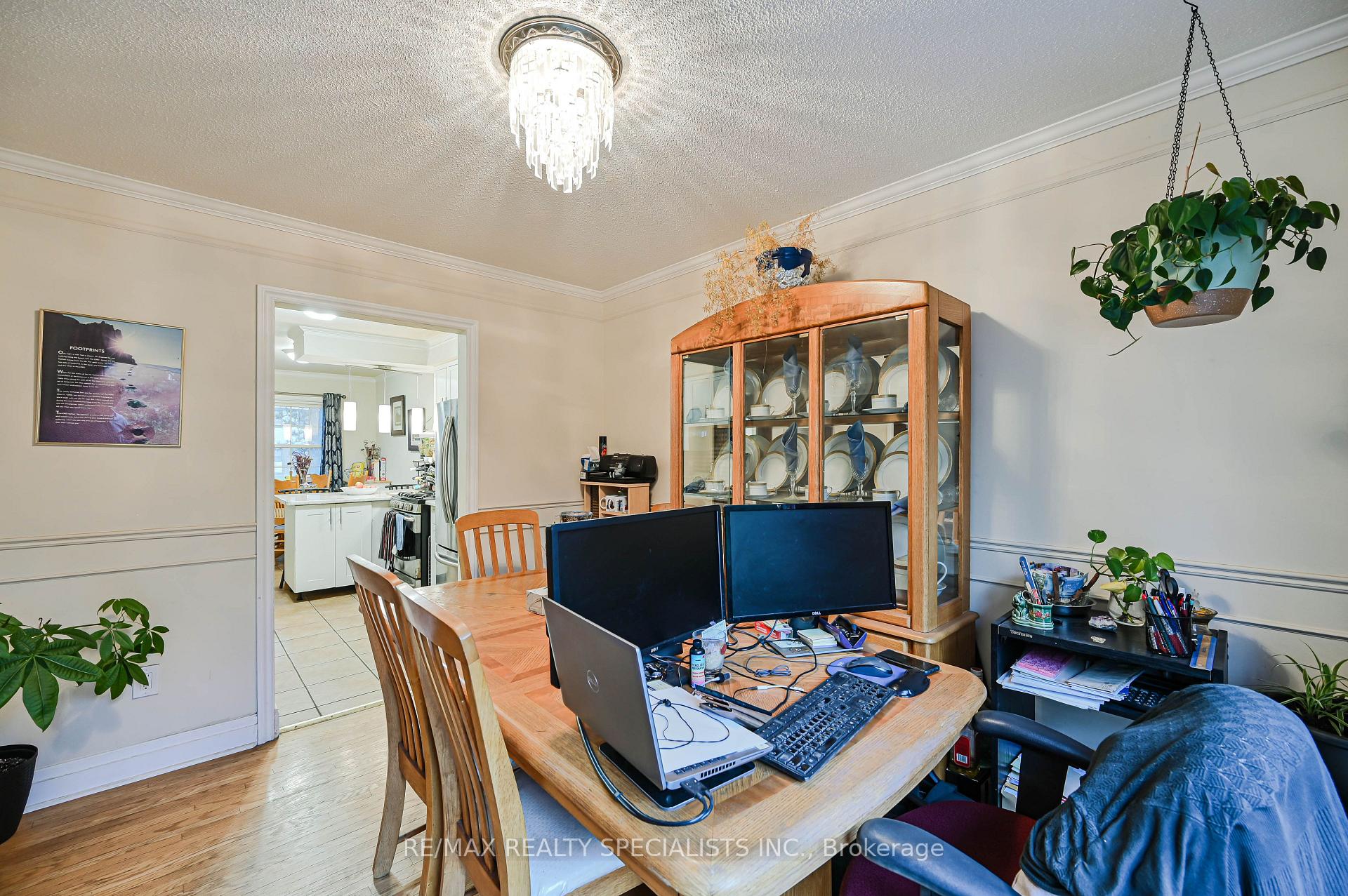 Photo 13 of 66 Balmoral Drive N, Brampton, Avondale — HOMEH