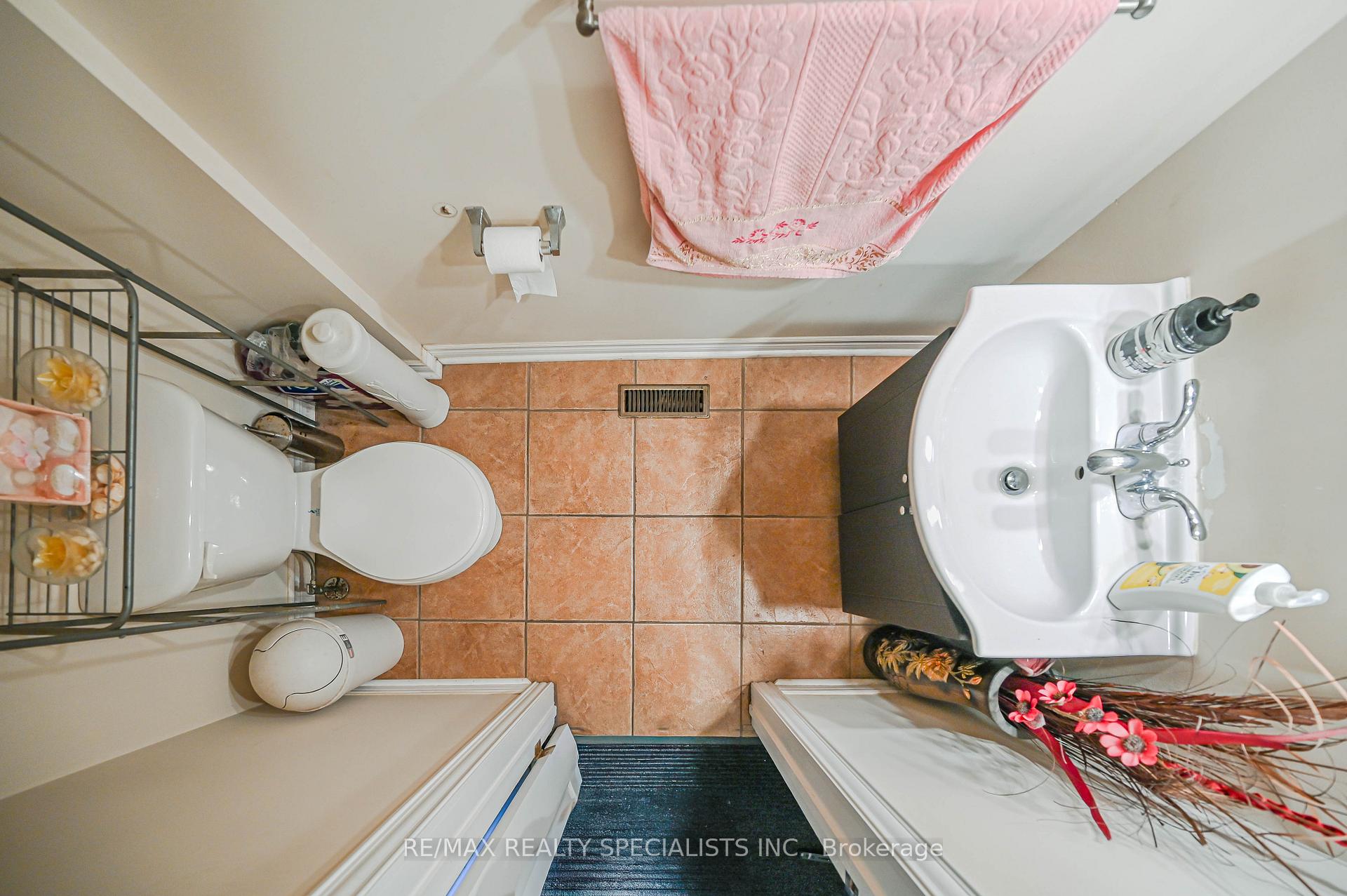 Photo 21 of 66 Balmoral Drive N, Brampton, Avondale — HOMEH