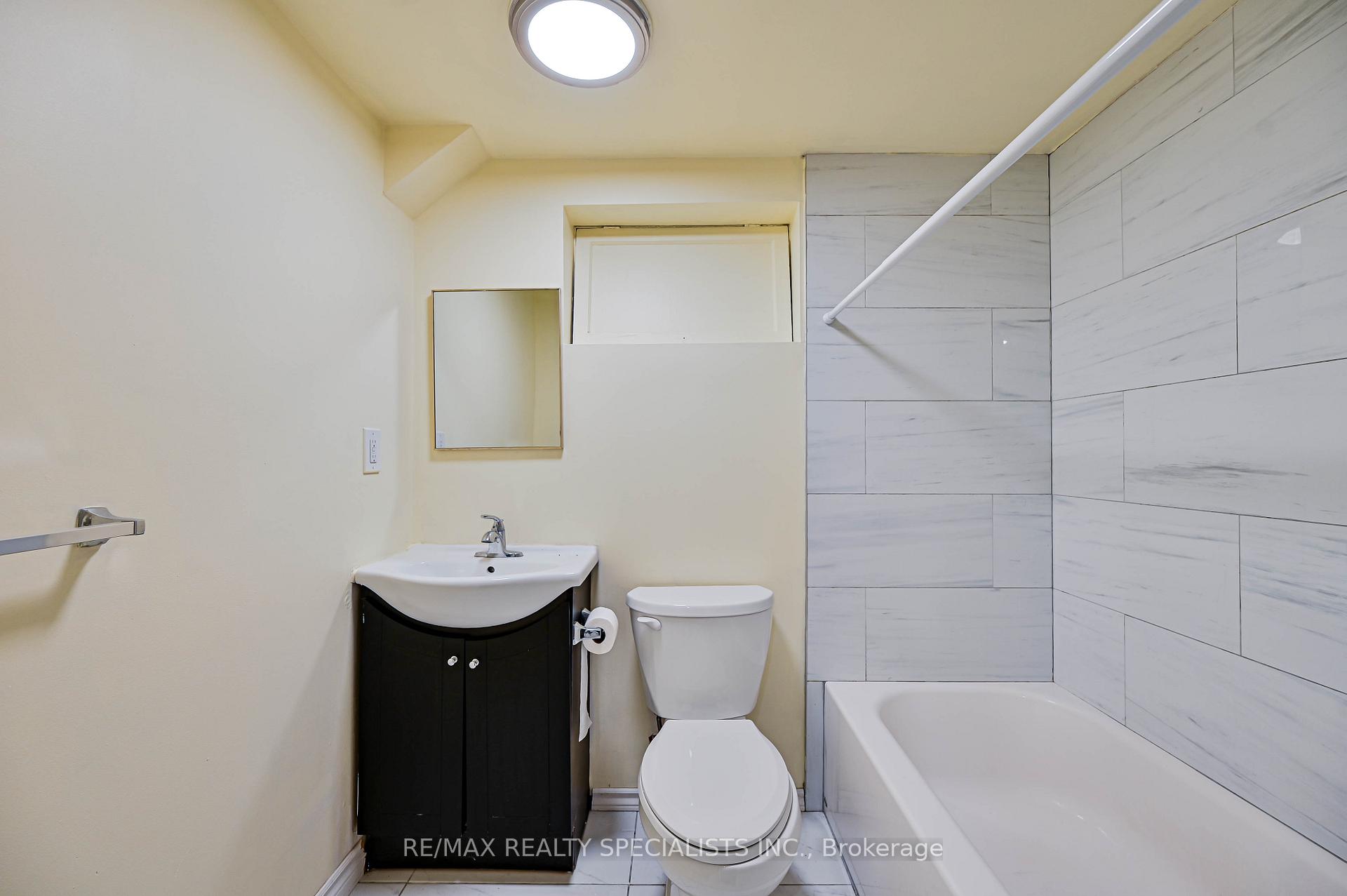 Photo 43 of 66 Balmoral Drive N, Brampton, Avondale — HOMEH