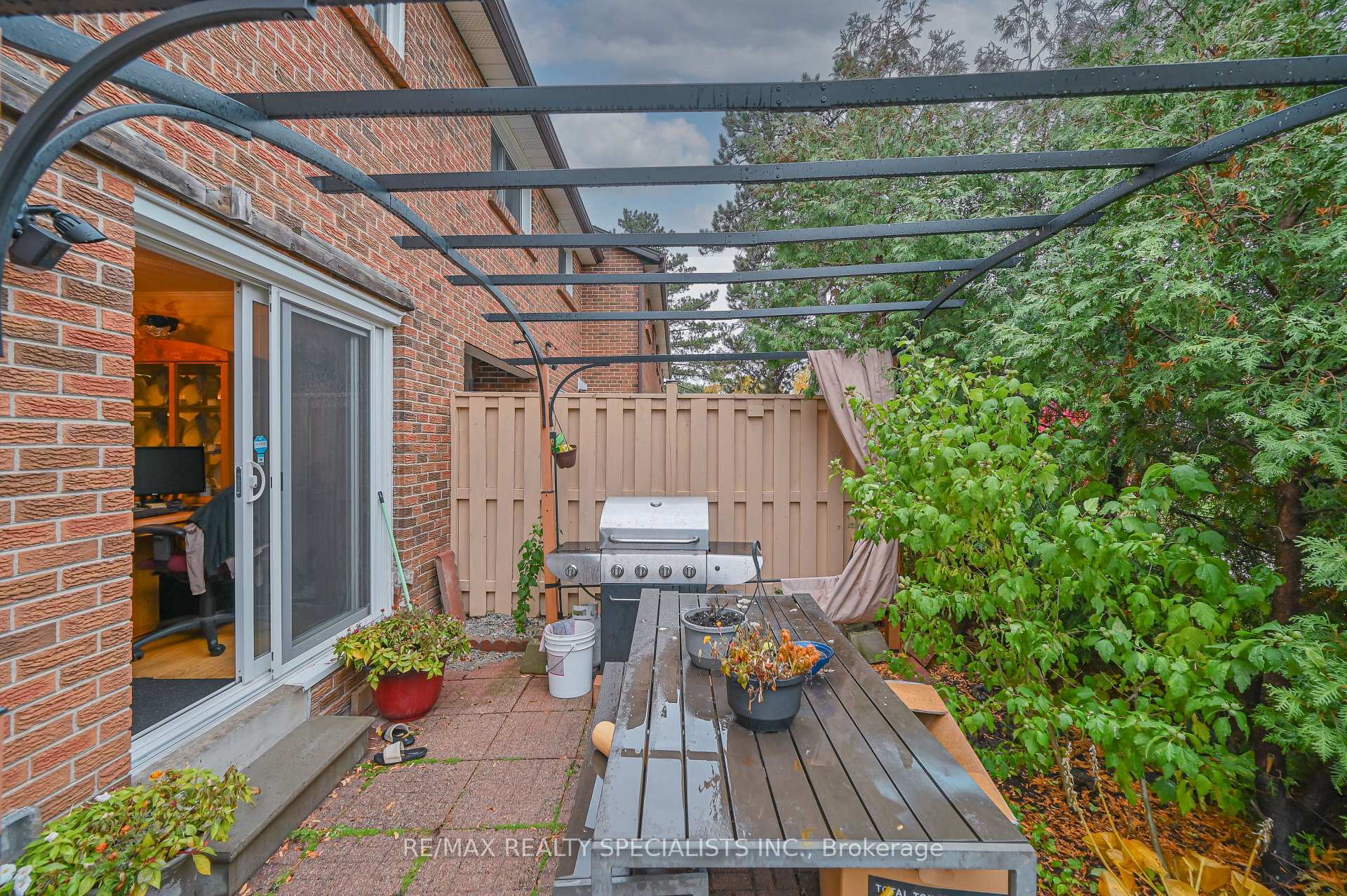 Photo 45 of 66 Balmoral Drive N, Brampton, Avondale — HOMEH