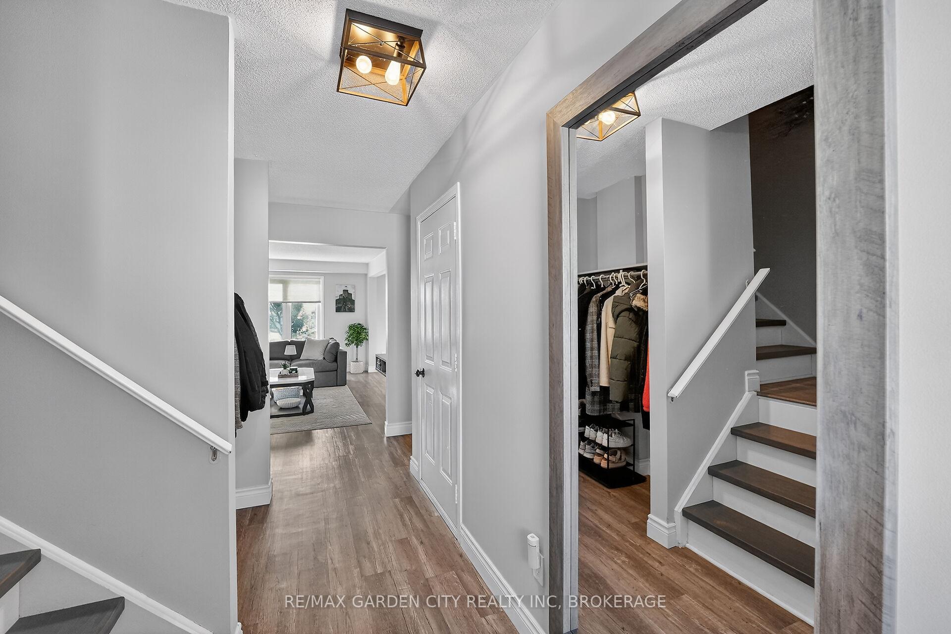 Photo 6 of 5 Maureen Court, Pelham, Fonthill — HOMEH