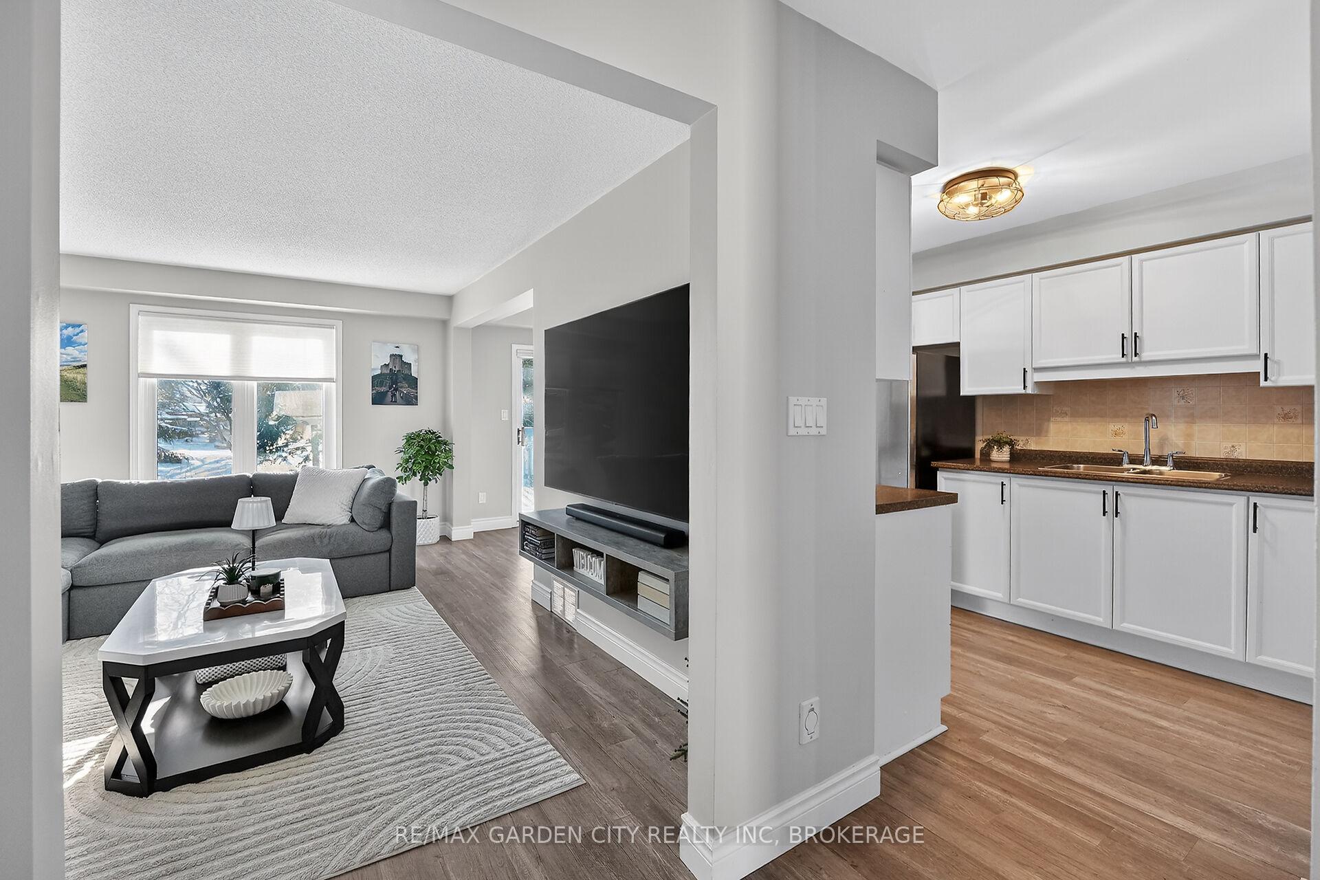 Photo 7 of 5 Maureen Court, Pelham, Fonthill — HOMEH