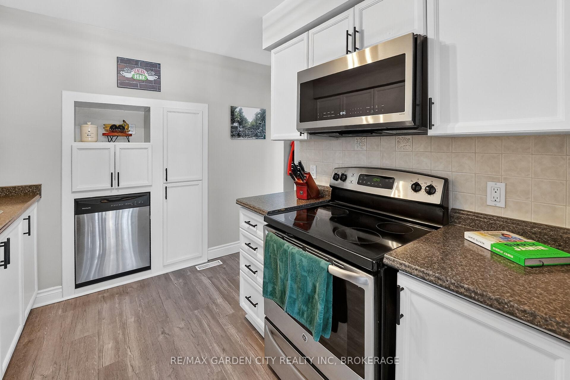 Photo 11 of 5 Maureen Court, Pelham, Fonthill — HOMEH