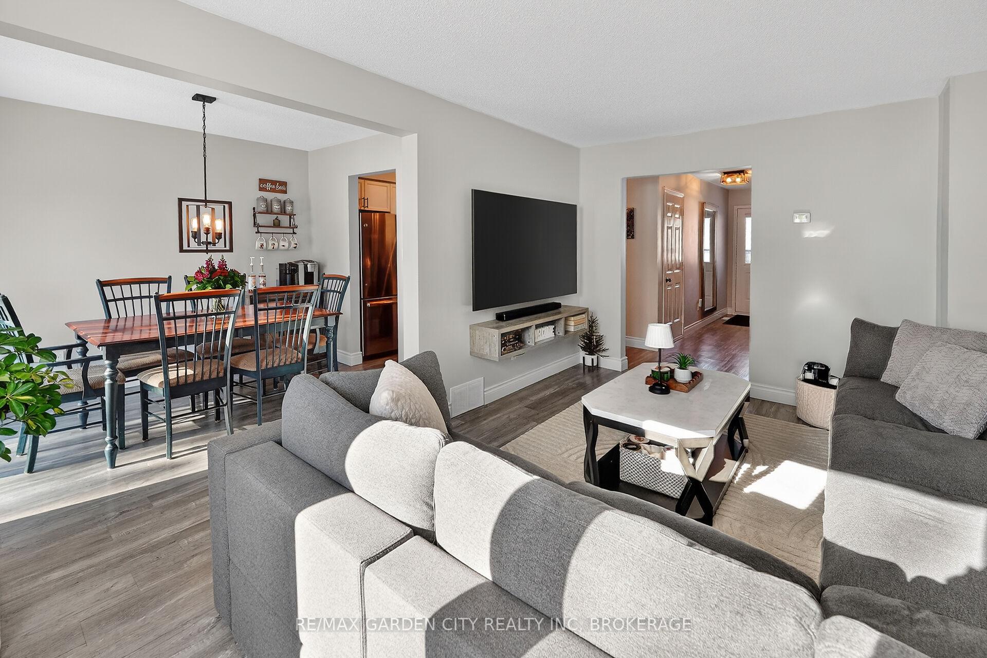 Photo 16 of 5 Maureen Court, Pelham, Fonthill — HOMEH