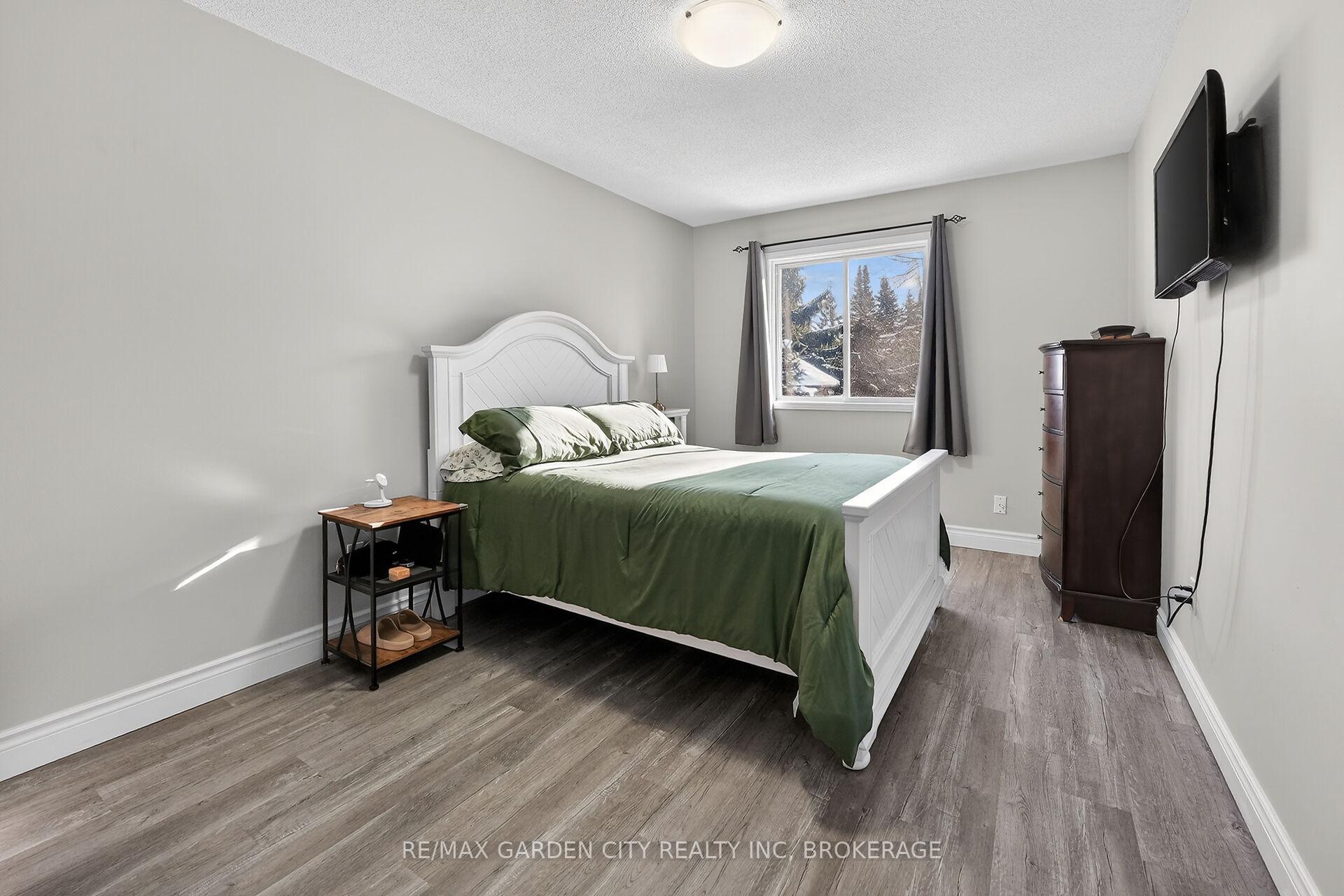 Photo 19 of 5 Maureen Court, Pelham, Fonthill — HOMEH
