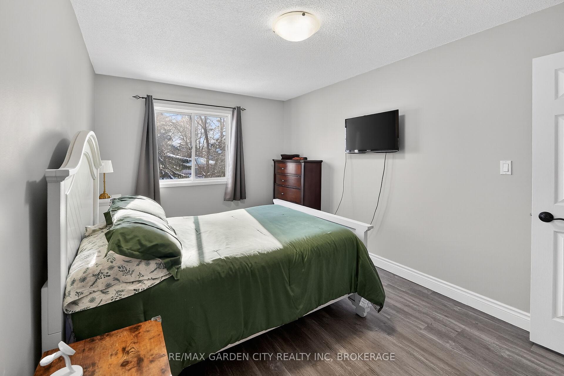 Photo 20 of 5 Maureen Court, Pelham, Fonthill — HOMEH