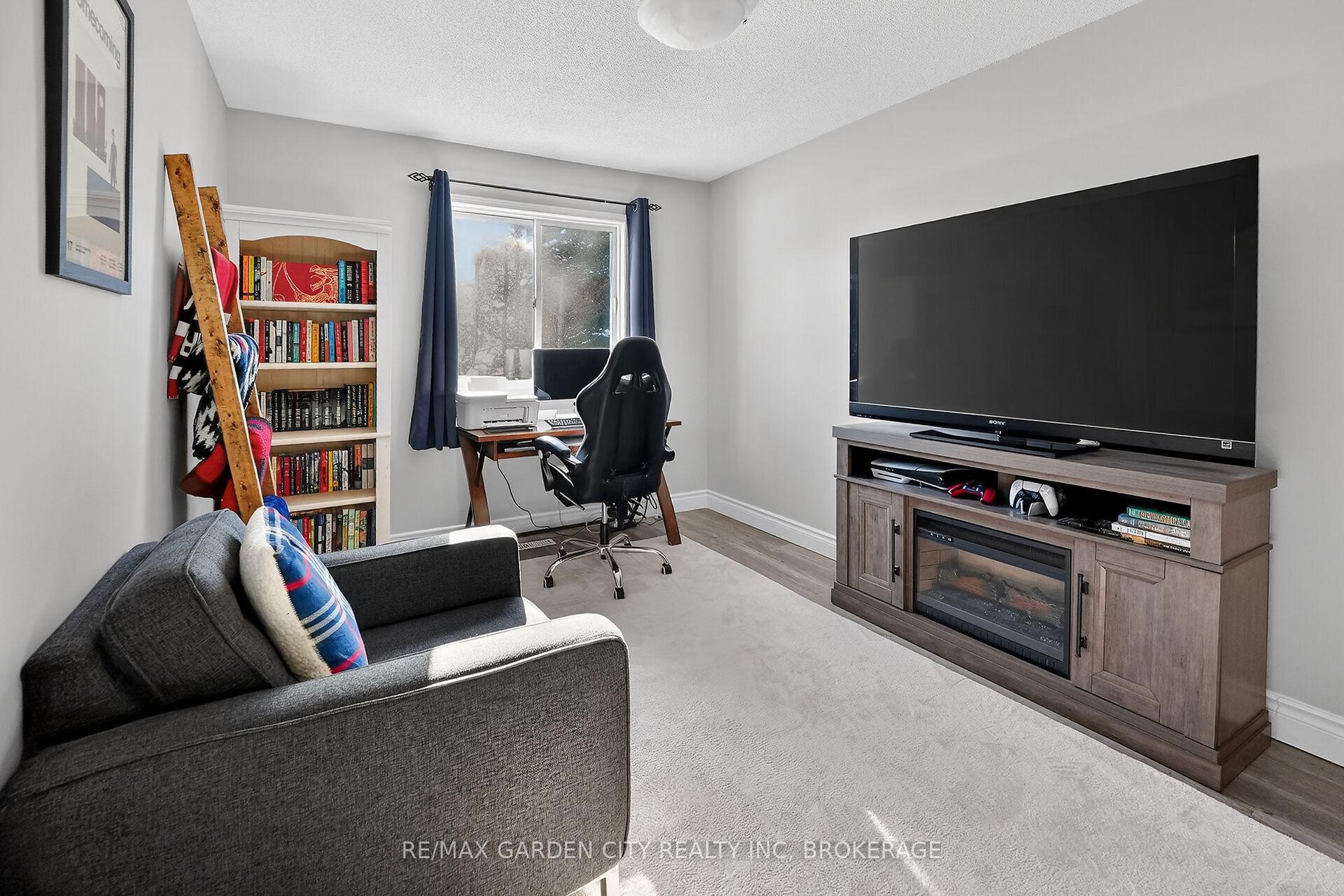 Photo 22 of 5 Maureen Court, Pelham, Fonthill — HOMEH