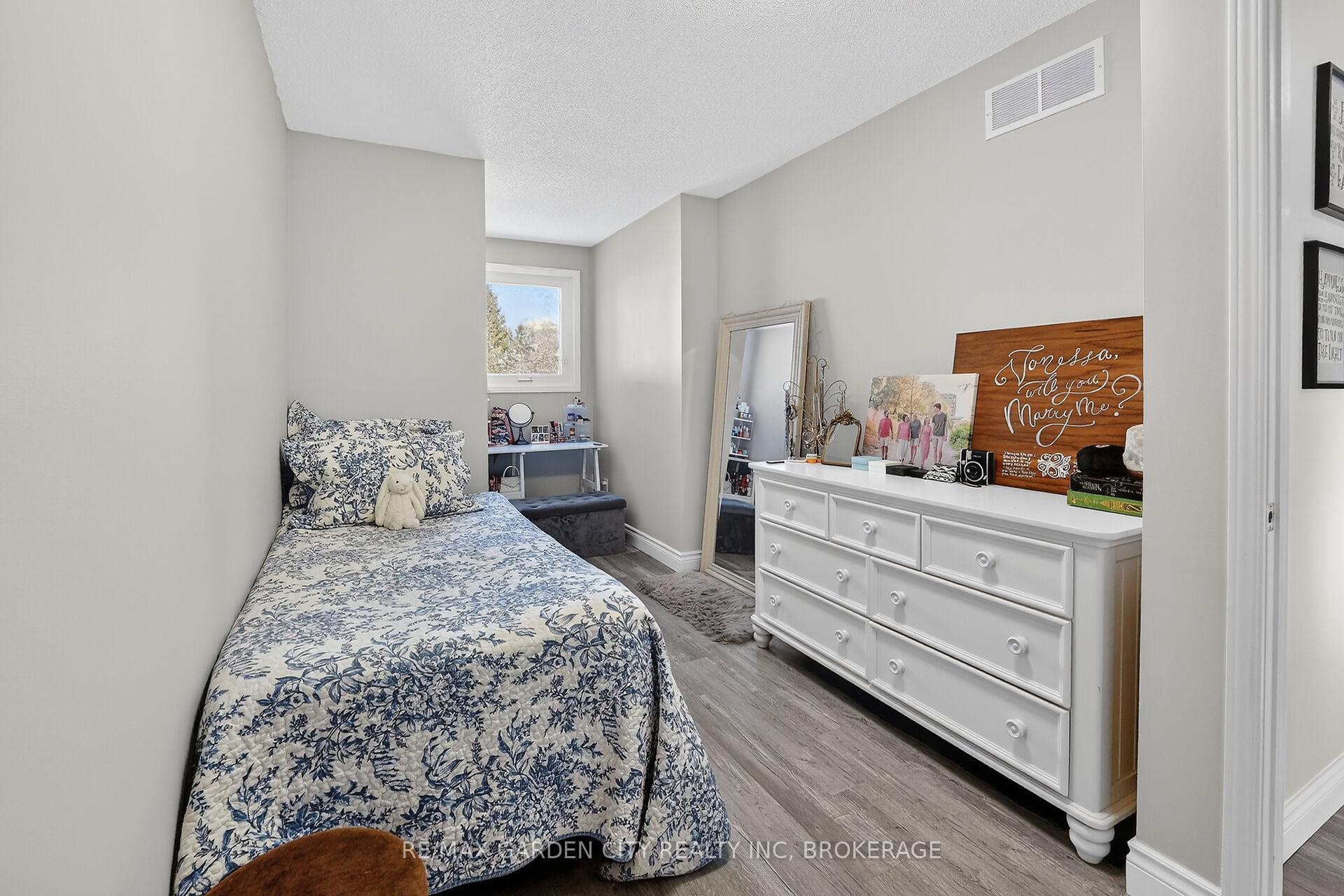 Photo 25 of 5 Maureen Court, Pelham, Fonthill — HOMEH