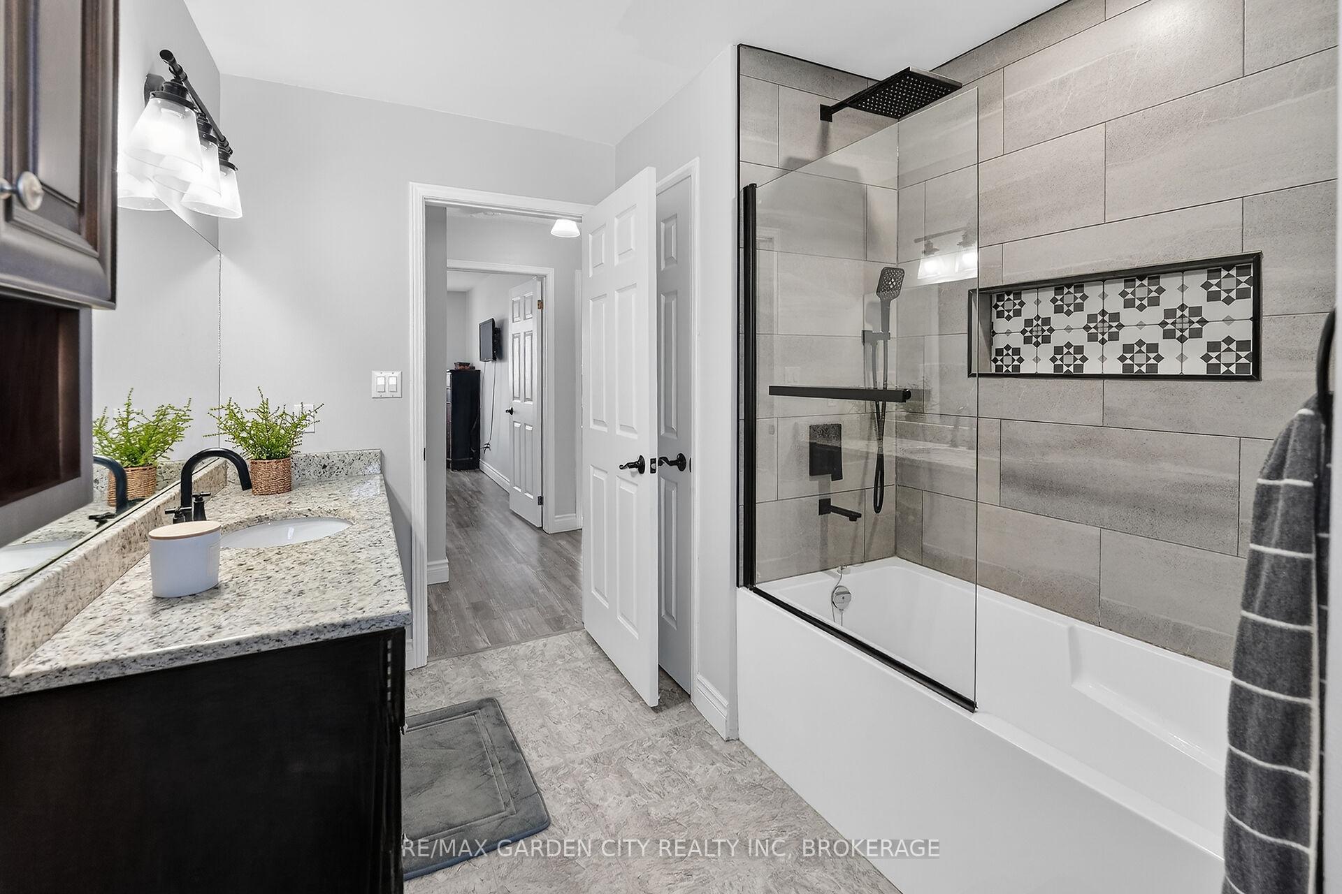 Photo 27 of 5 Maureen Court, Pelham, Fonthill — HOMEH