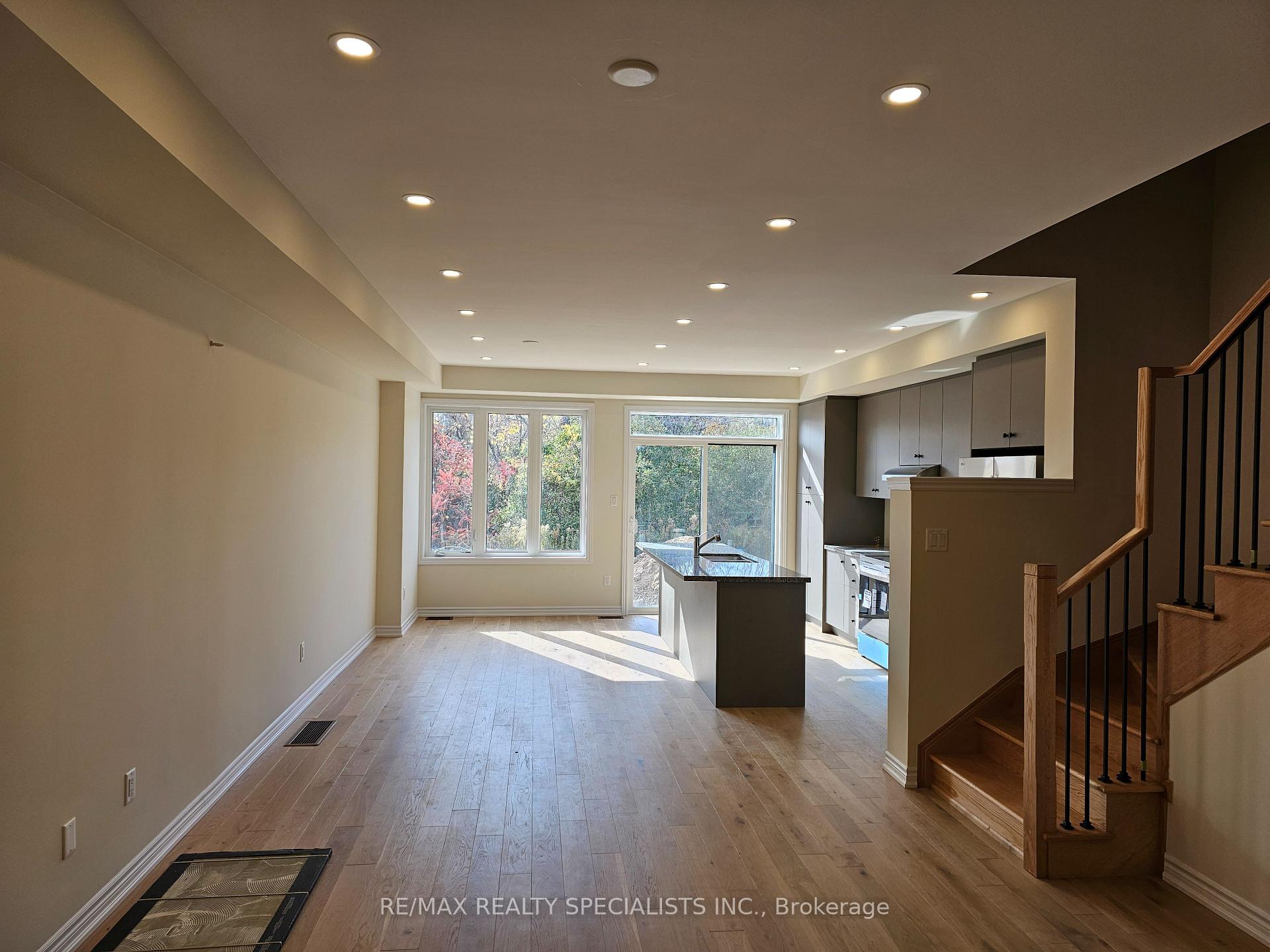 Photo 7 of 2078 Coppenwood Common, Burlington, Tyandaga — HOMEH
