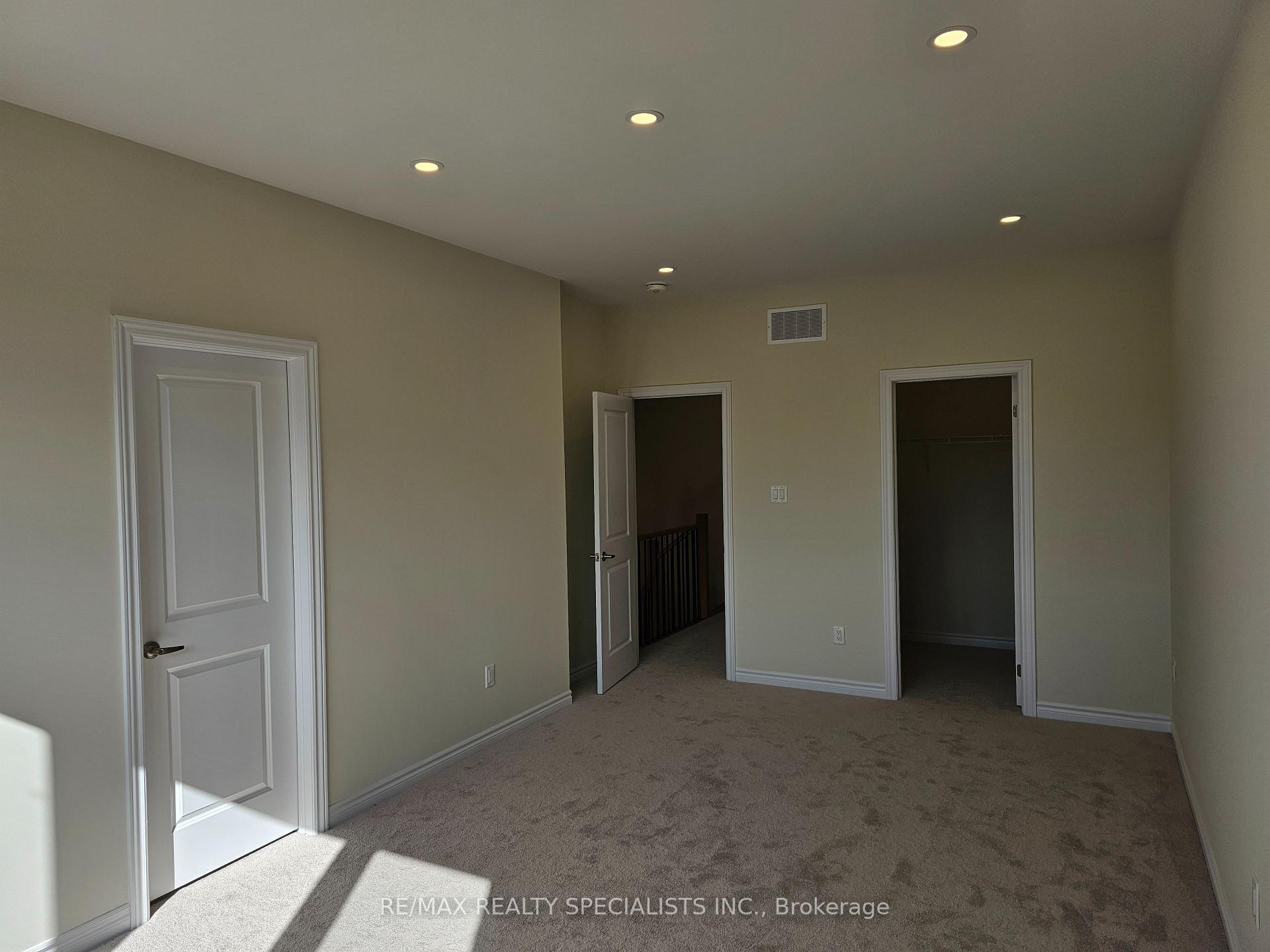 Photo 19 of 2078 Coppenwood Common, Burlington, Tyandaga — HOMEH
