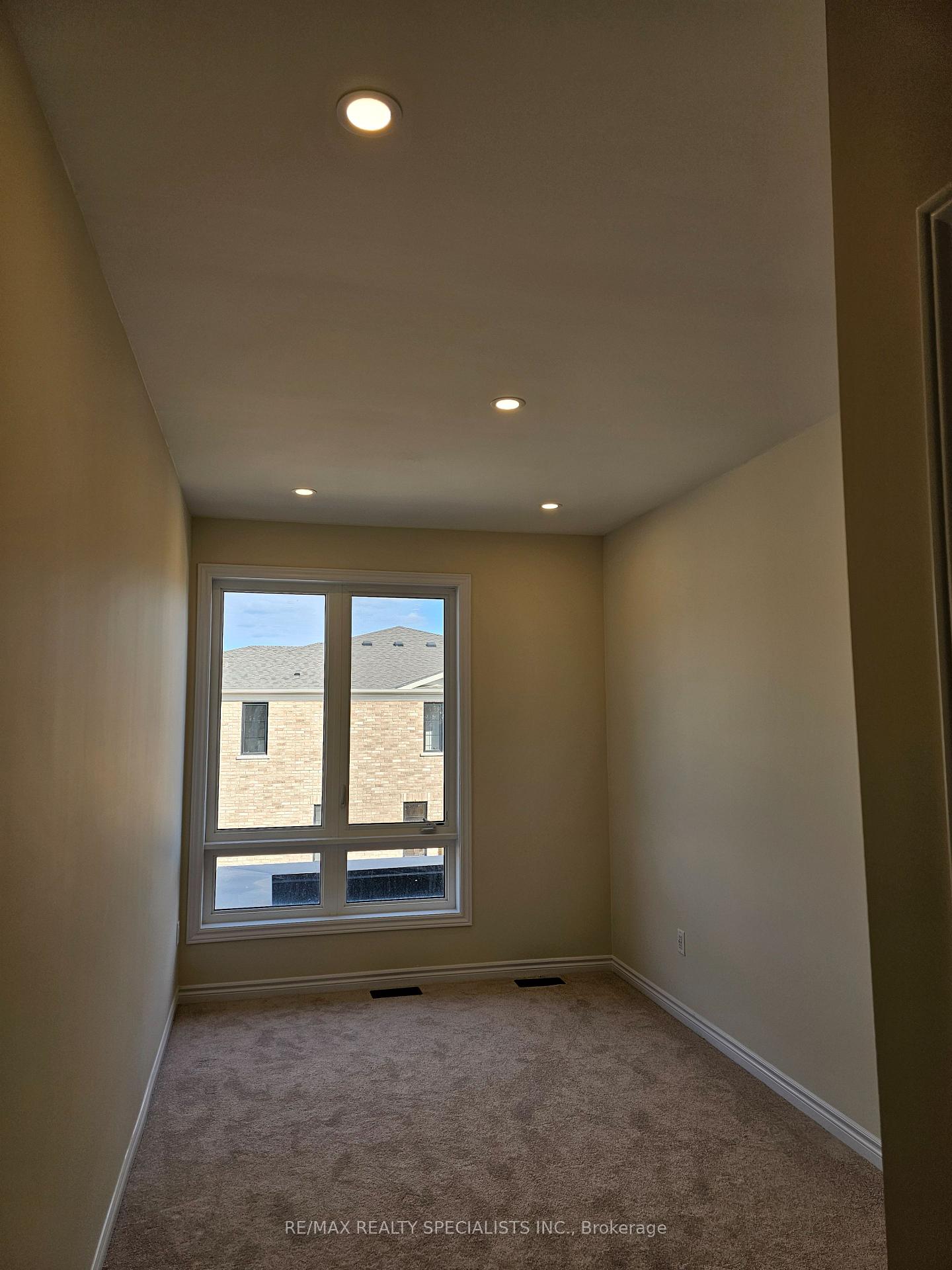Photo 28 of 2078 Coppenwood Common, Burlington, Tyandaga — HOMEH