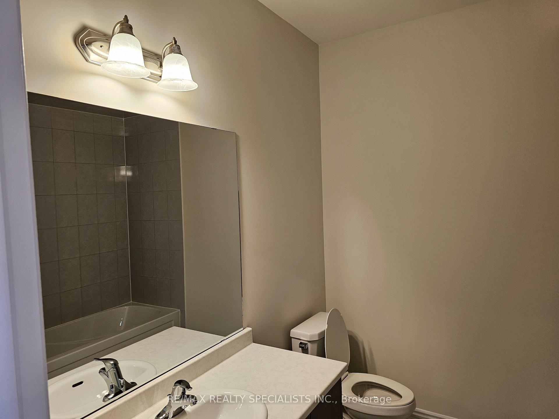 Photo 29 of 2078 Coppenwood Common, Burlington, Tyandaga — HOMEH