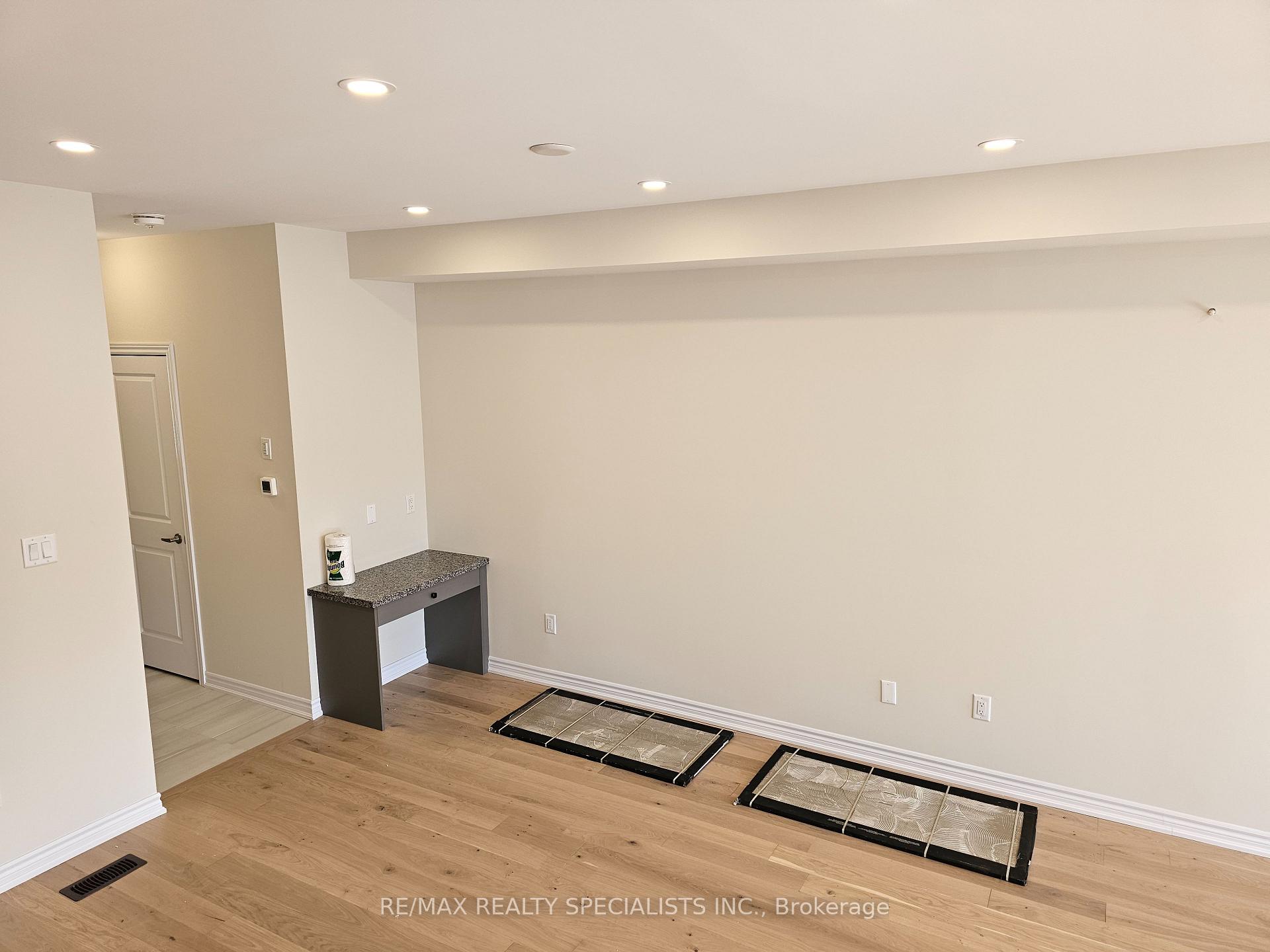 Photo 31 of 2078 Coppenwood Common, Burlington, Tyandaga — HOMEH