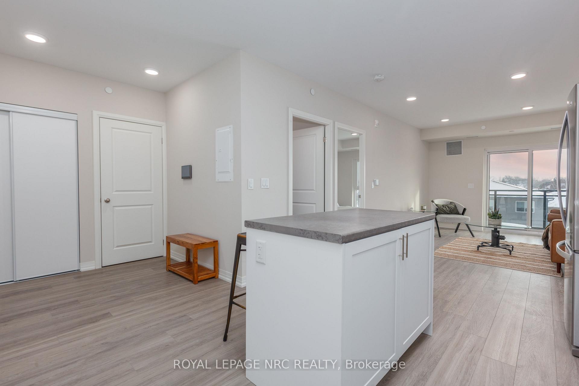 Photo 2 of Unit 203, 50 Herrick Avenue, St. Catharines, Oakdale — HOMEH