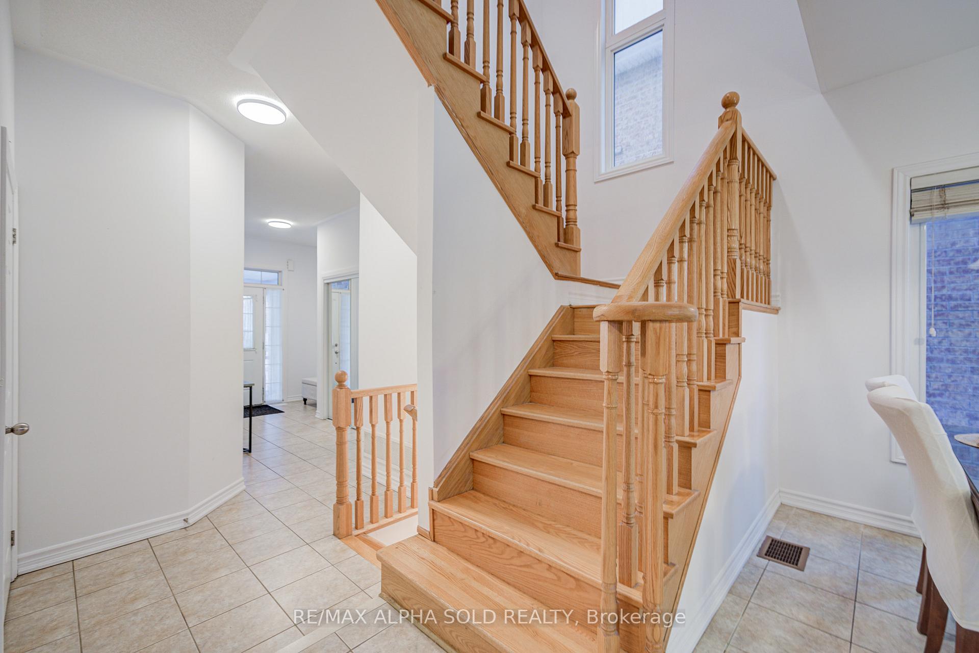 Photo 9 of 74 Evershot Crescent, Markham, Wismer — HOMEH