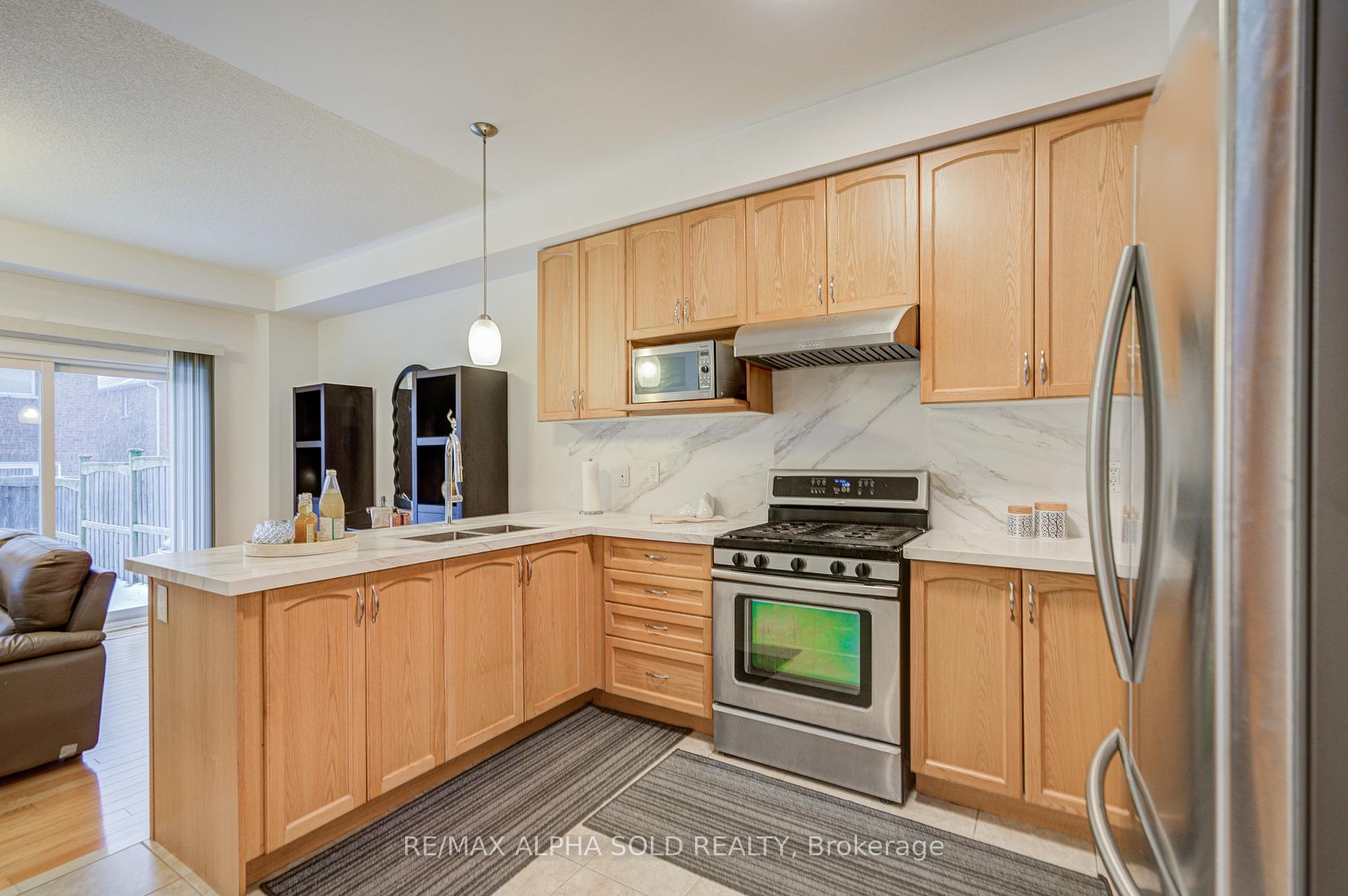 Photo 10 of 74 Evershot Crescent, Markham, Wismer — HOMEH