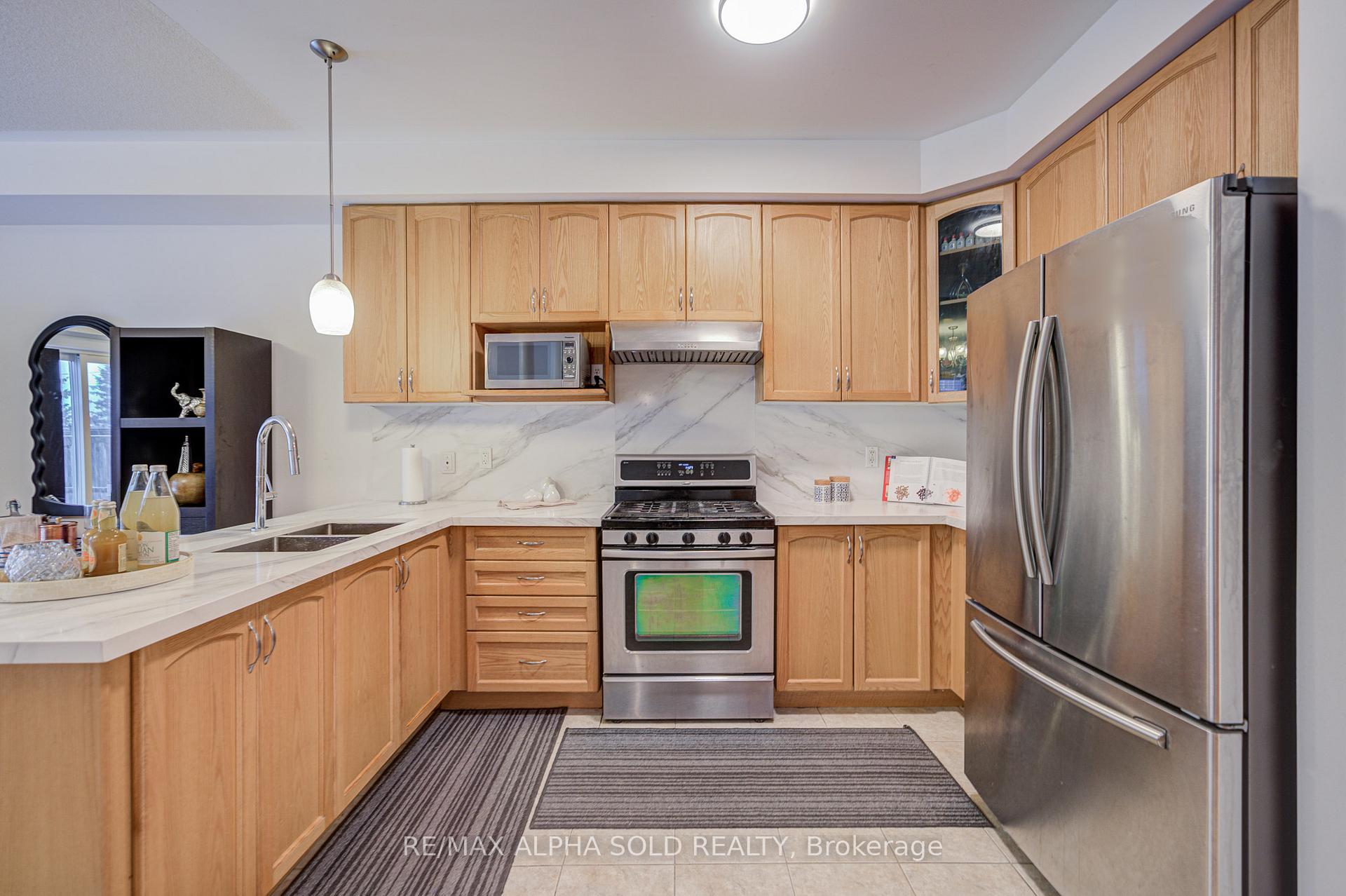 Photo 11 of 74 Evershot Crescent, Markham, Wismer — HOMEH