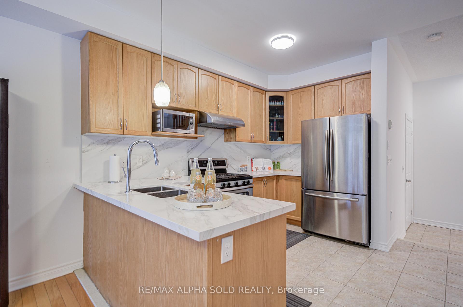 Photo 12 of 74 Evershot Crescent, Markham, Wismer — HOMEH