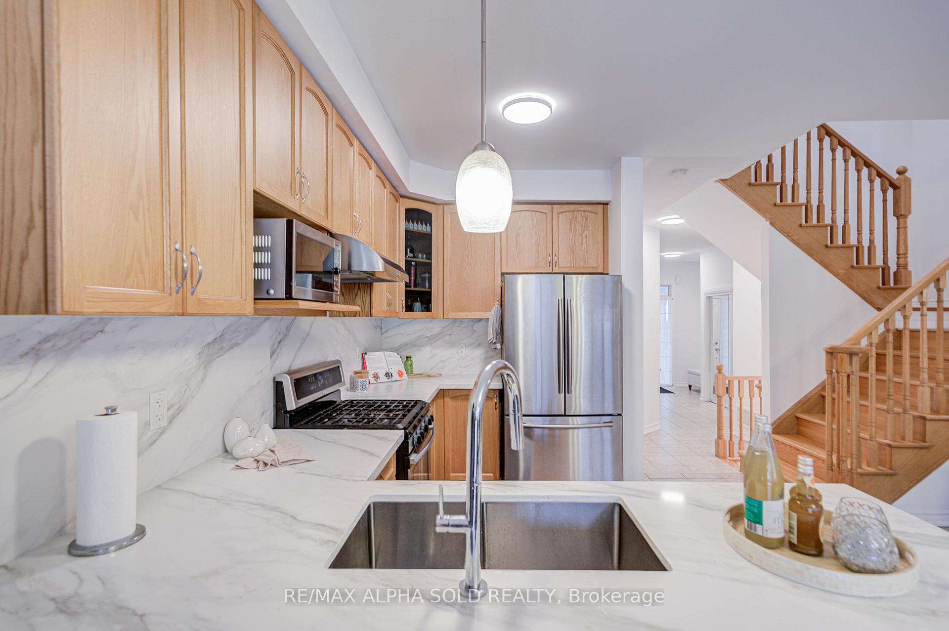 Photo 13 of 74 Evershot Crescent, Markham, Wismer — HOMEH
