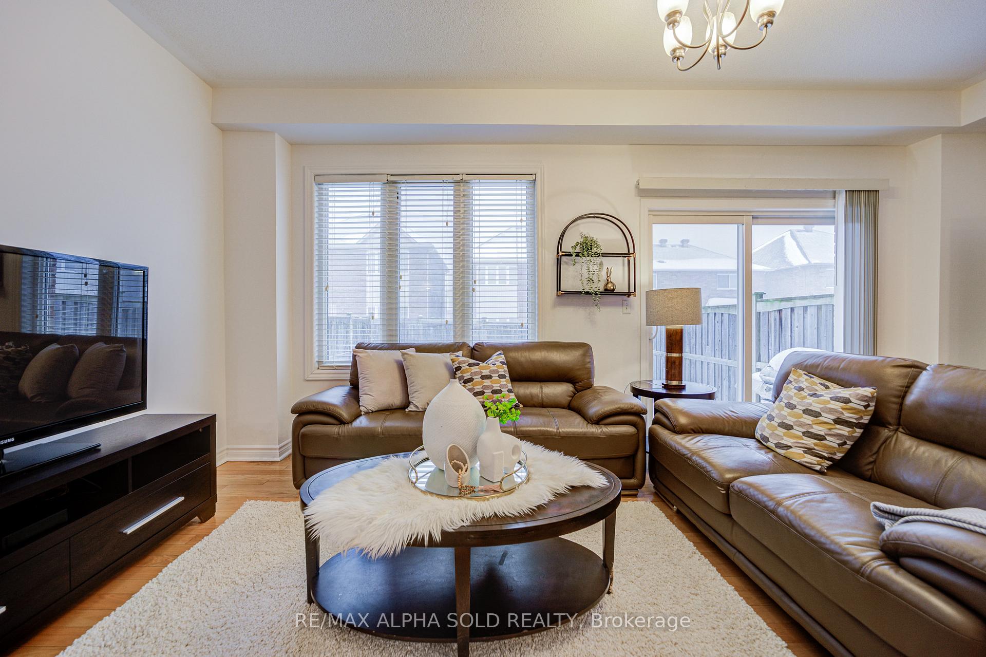 Photo 18 of 74 Evershot Crescent, Markham, Wismer — HOMEH