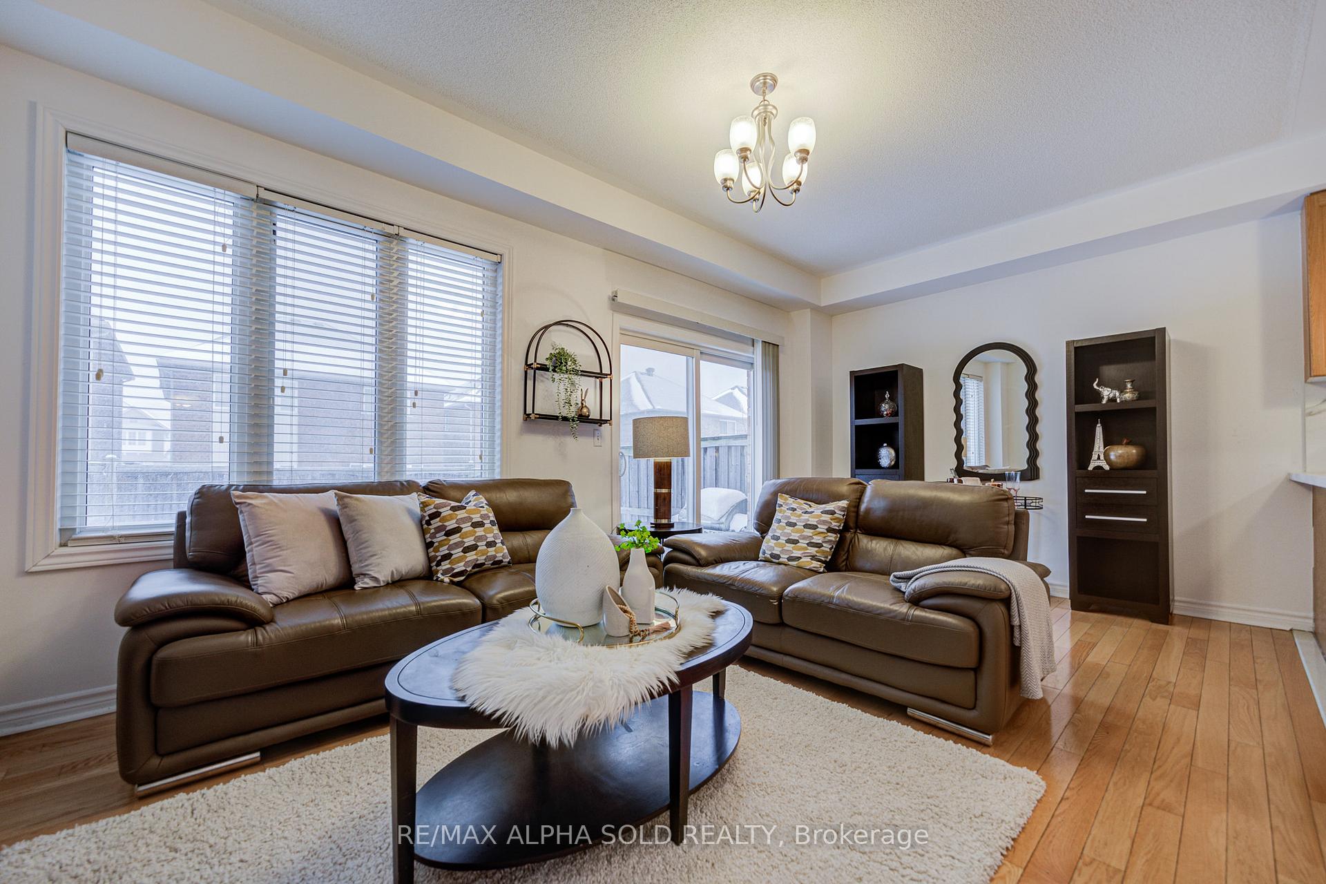 Photo 19 of 74 Evershot Crescent, Markham, Wismer — HOMEH