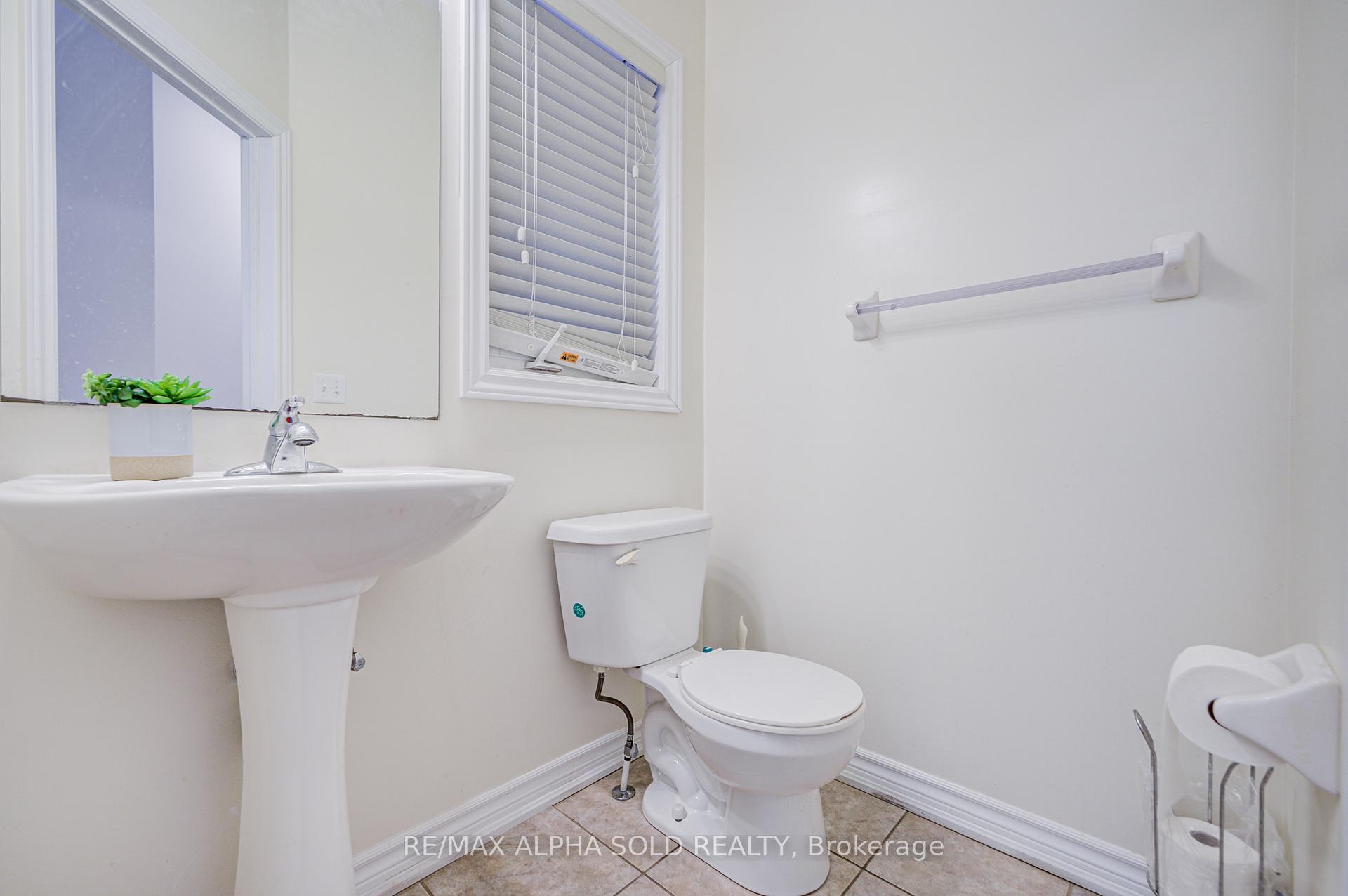 Photo 22 of 74 Evershot Crescent, Markham, Wismer — HOMEH