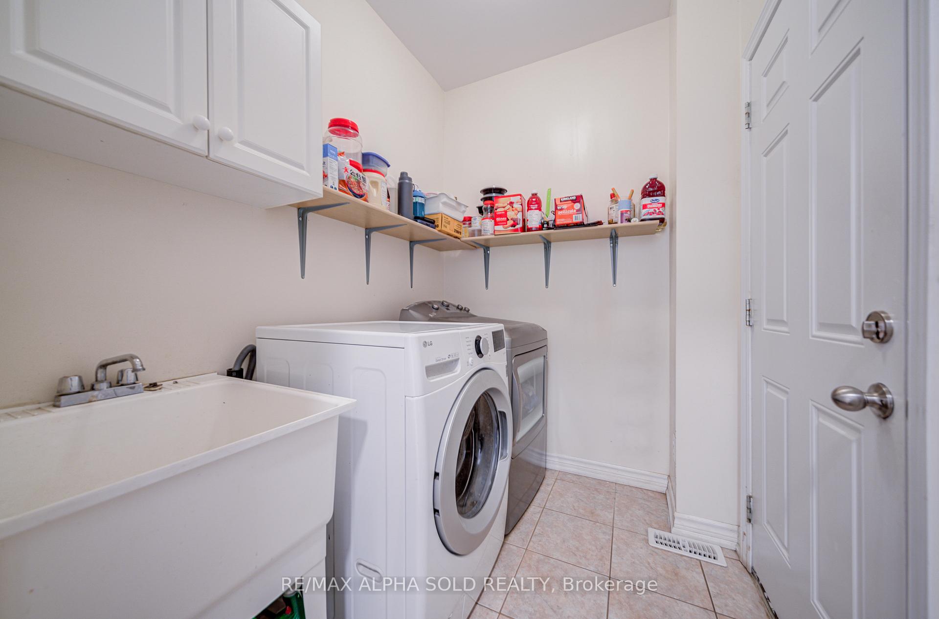Photo 23 of 74 Evershot Crescent, Markham, Wismer — HOMEH