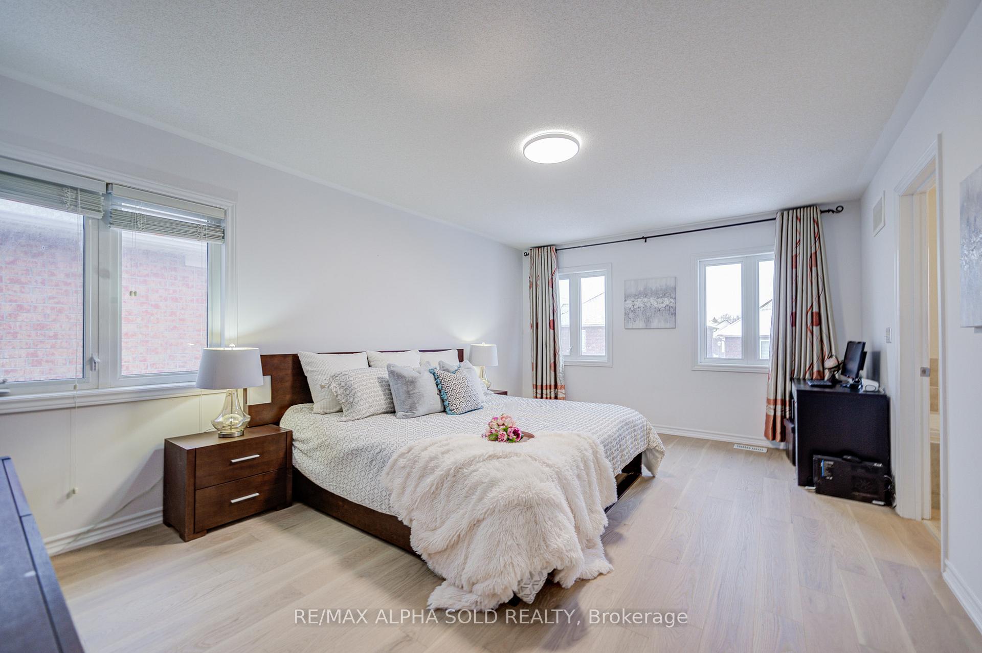 Photo 26 of 74 Evershot Crescent, Markham, Wismer — HOMEH
