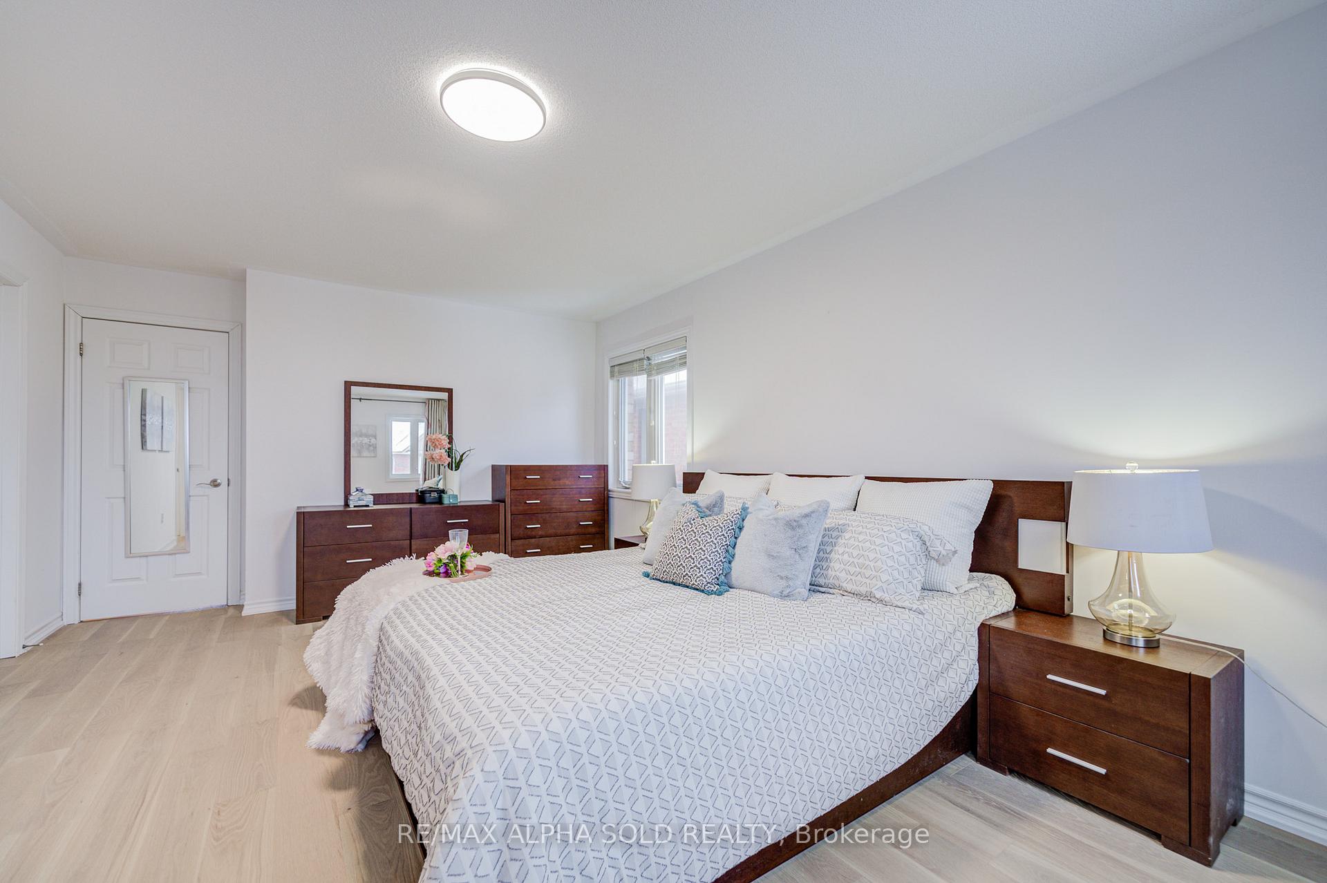 Photo 28 of 74 Evershot Crescent, Markham, Wismer — HOMEH