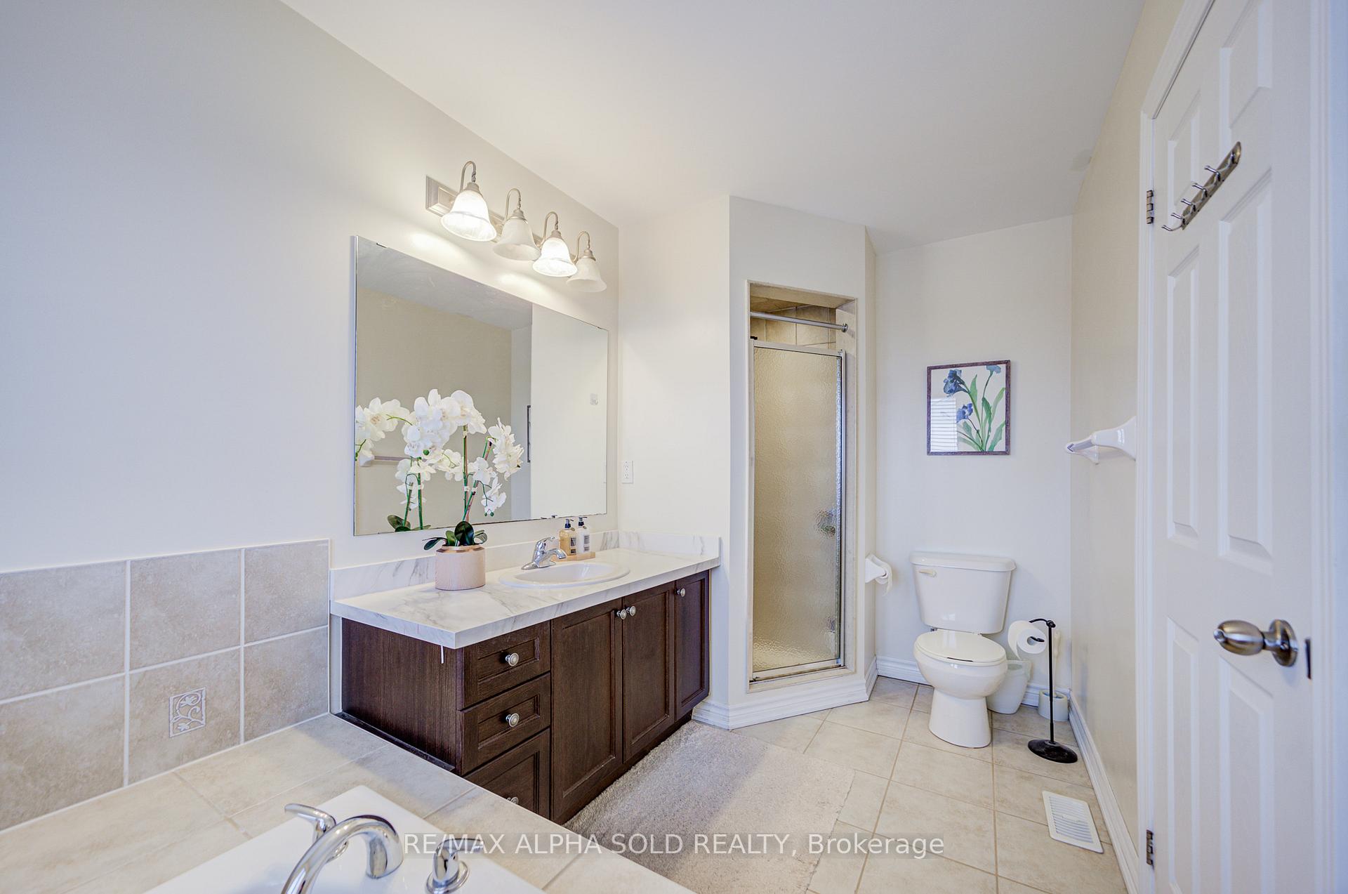 Photo 32 of 74 Evershot Crescent, Markham, Wismer — HOMEH