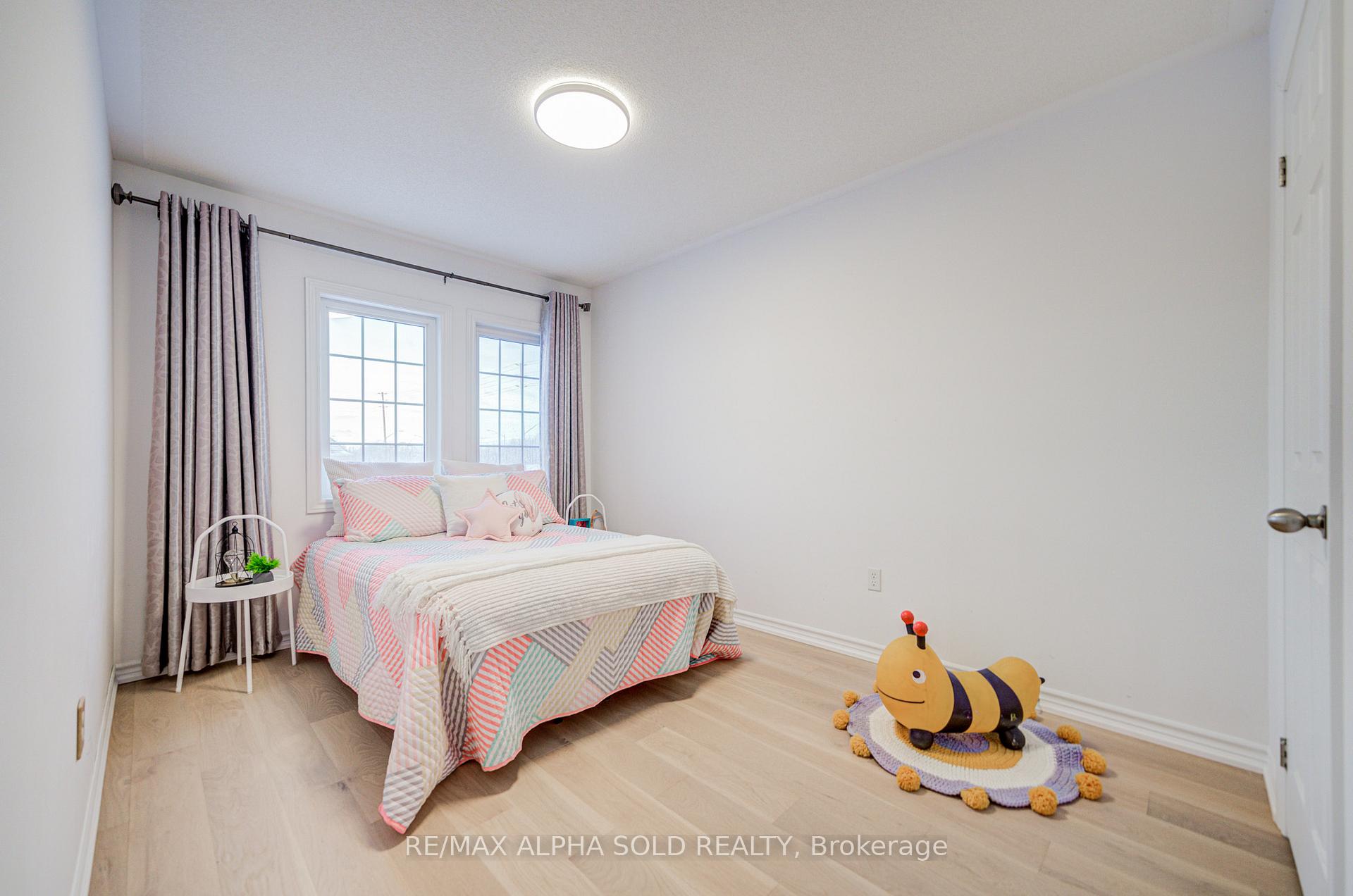 Photo 34 of 74 Evershot Crescent, Markham, Wismer — HOMEH