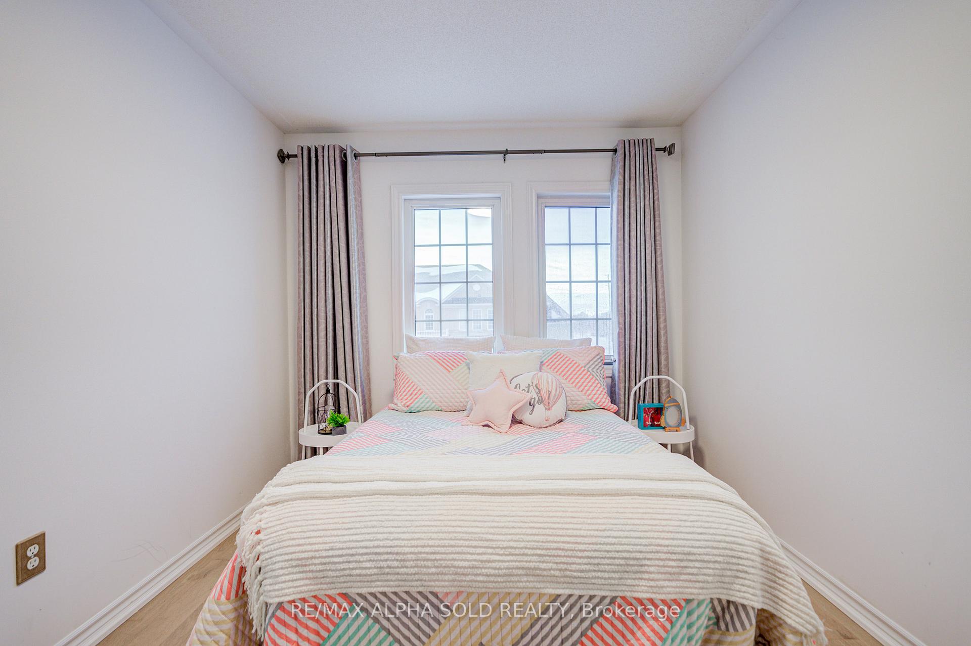 Photo 35 of 74 Evershot Crescent, Markham, Wismer — HOMEH