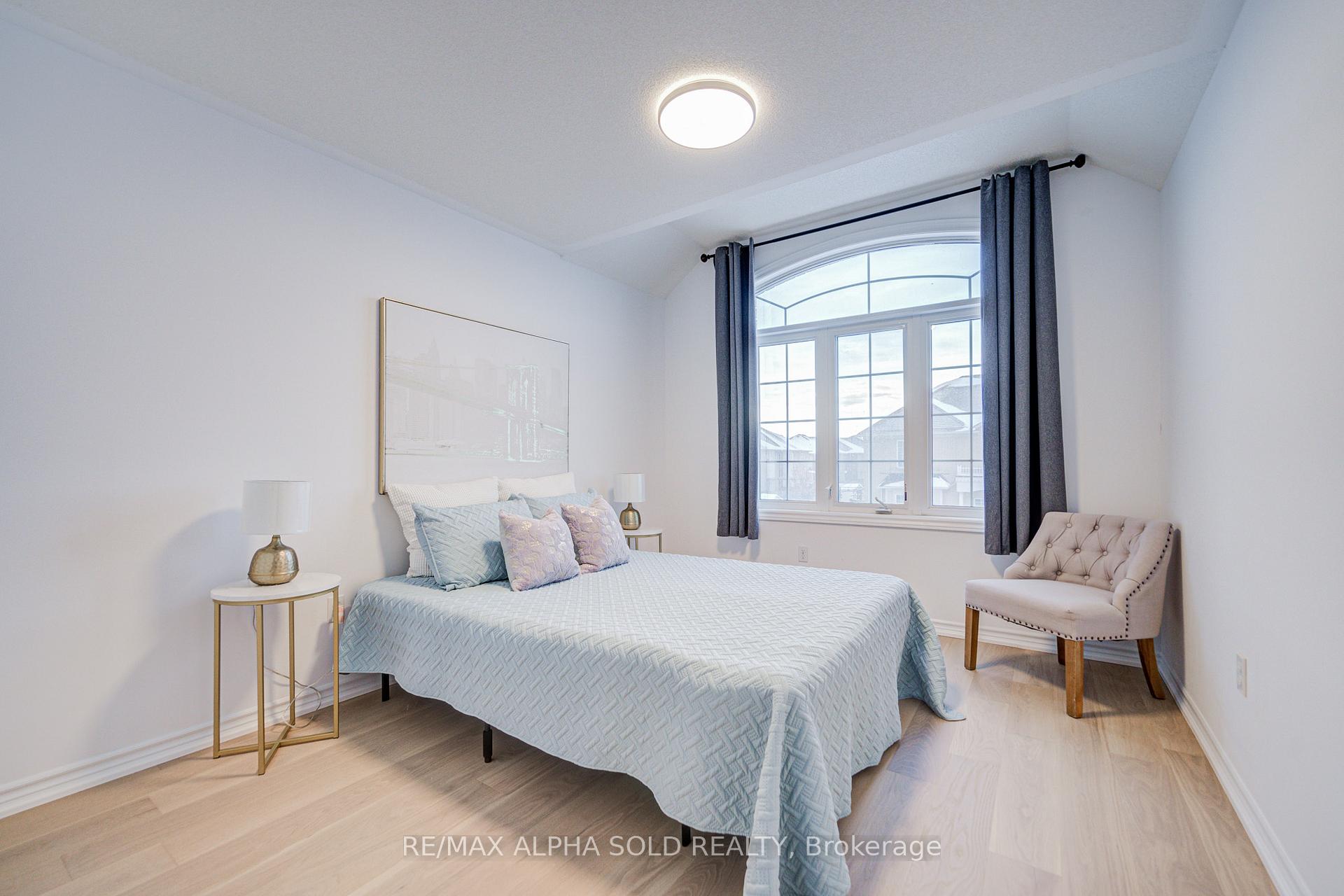 Photo 36 of 74 Evershot Crescent, Markham, Wismer — HOMEH