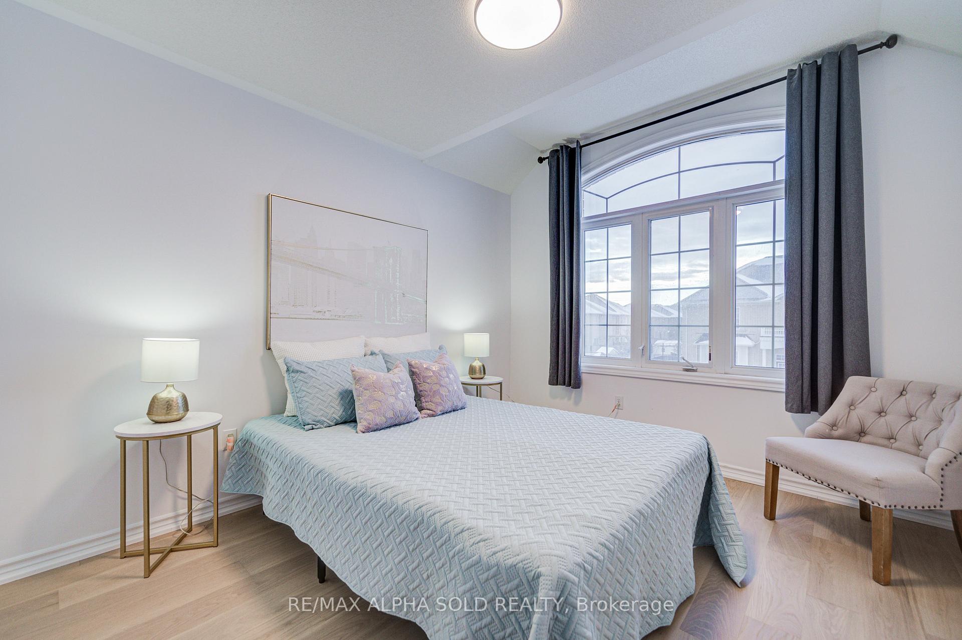 Photo 37 of 74 Evershot Crescent, Markham, Wismer — HOMEH