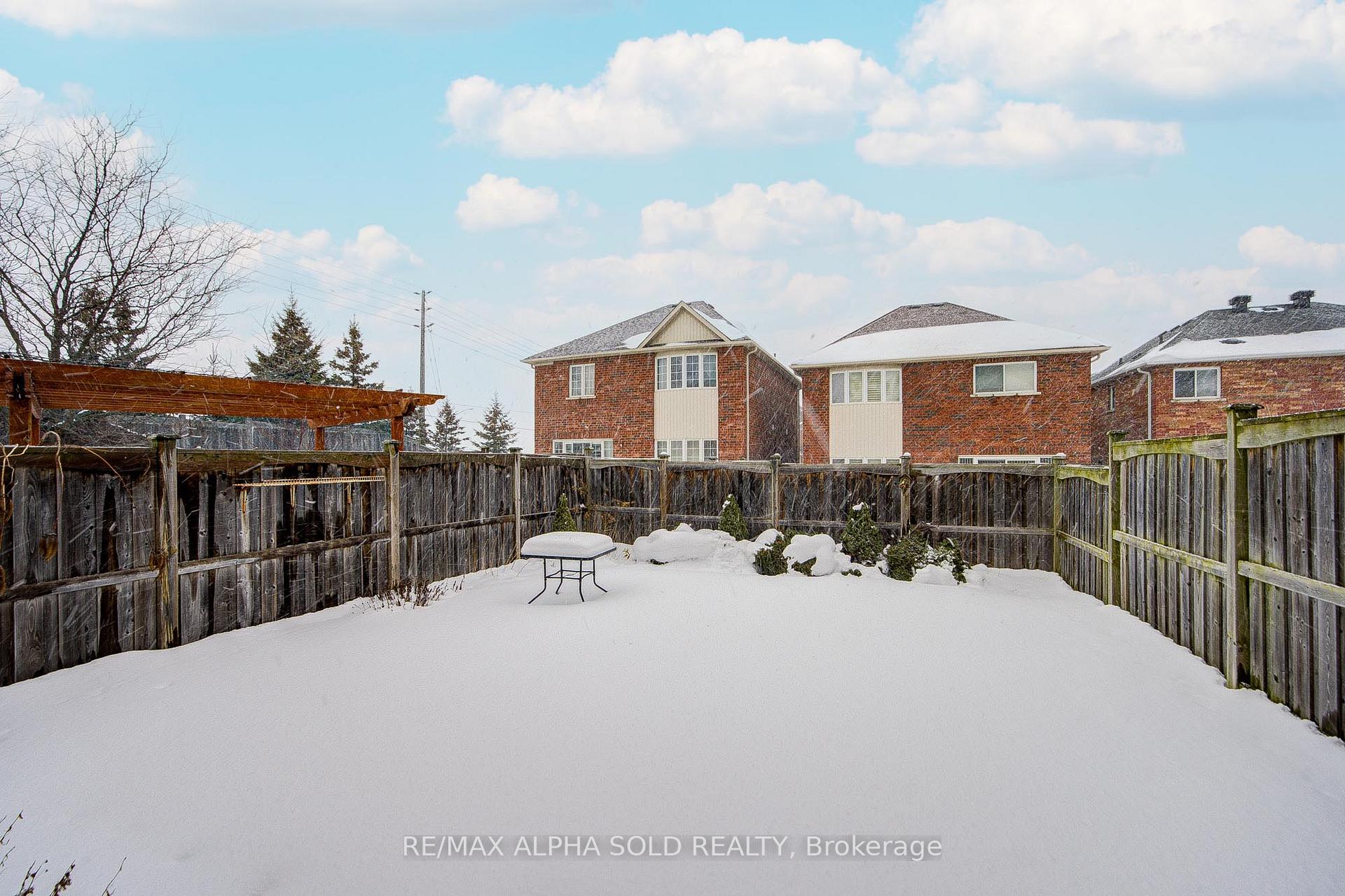 Photo 42 of 74 Evershot Crescent, Markham, Wismer — HOMEH