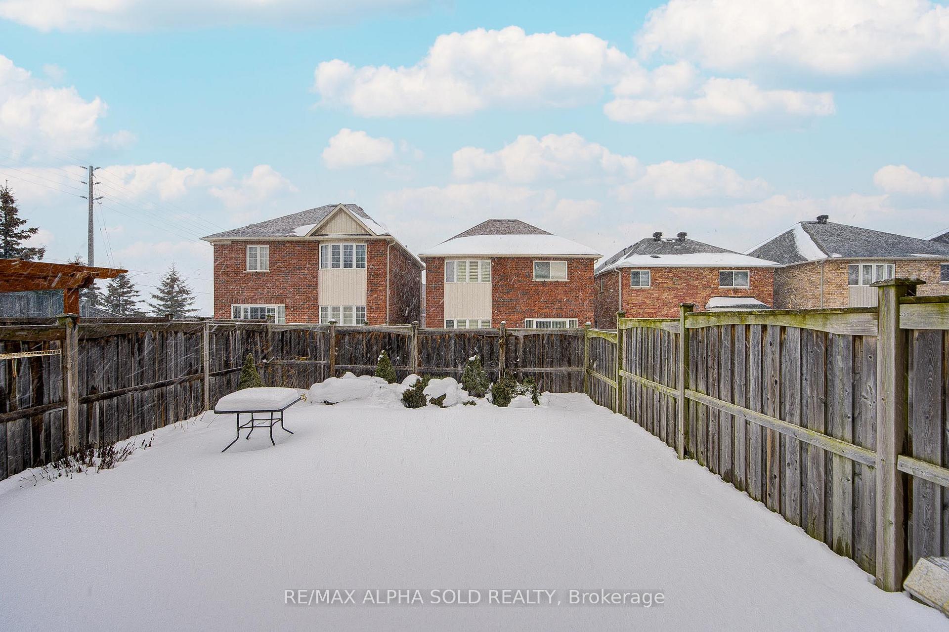 Photo 43 of 74 Evershot Crescent, Markham, Wismer — HOMEH