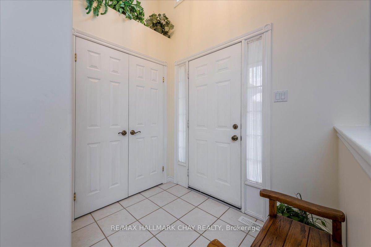 Photo 3 of 190 Pringle Drive, Barrie, Edgehill Drive — HOMEH